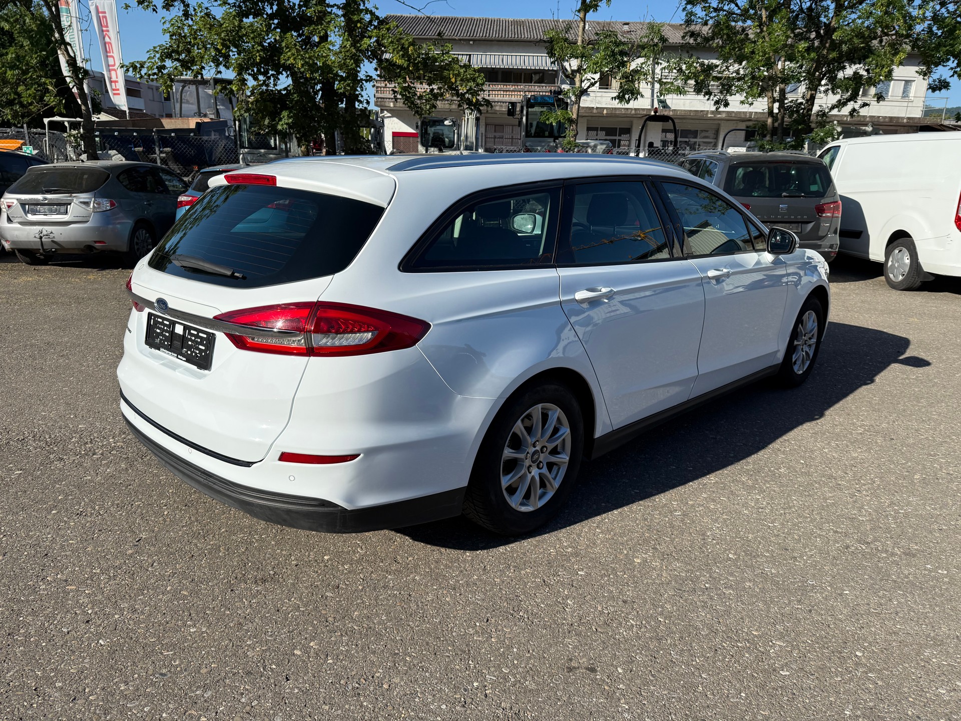 FORD Mondeo 2.0 TDCi Business Plus PowerShift-showroom-element-3