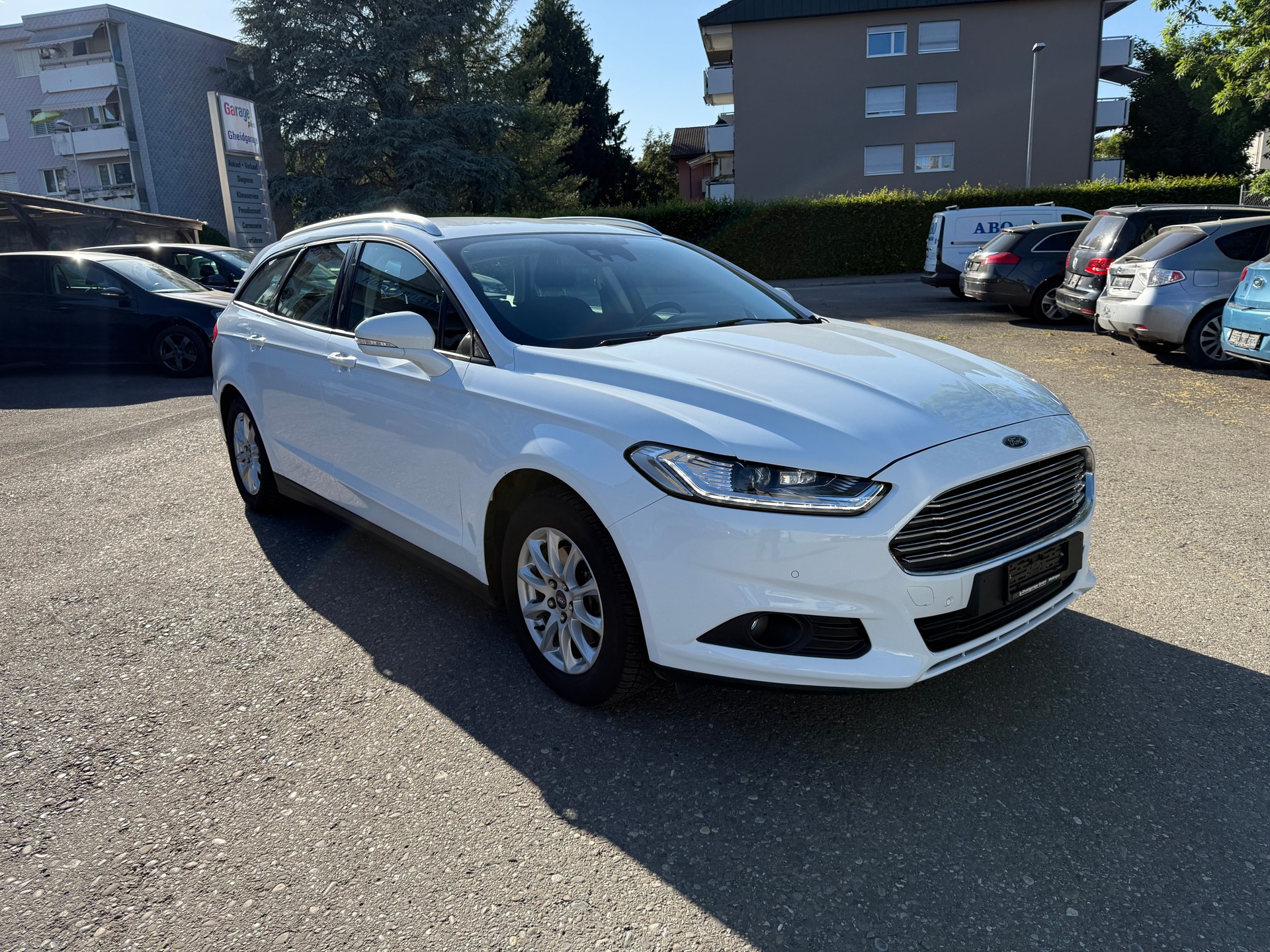 FORD Mondeo 2.0 TDCi Business Plus PowerShift-showroom-element-1