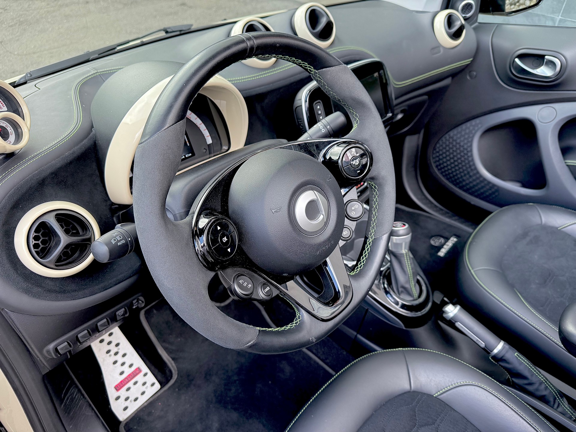SMART BRABUS ULTIMATE E SHADOW EDITION „1 OF 28“-image-10