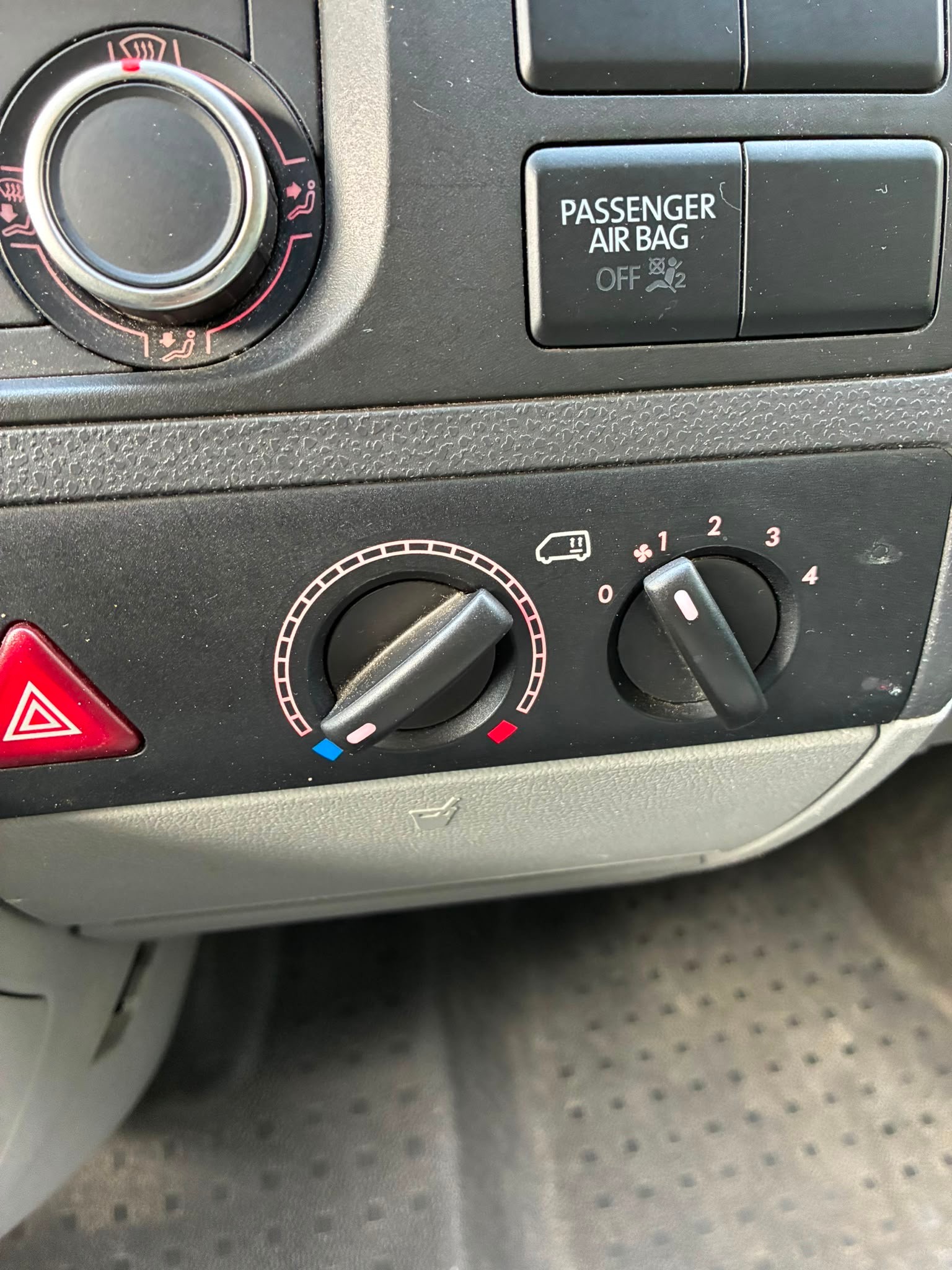 VW T5 2.0 TDI BMT 4Motion-image-10
