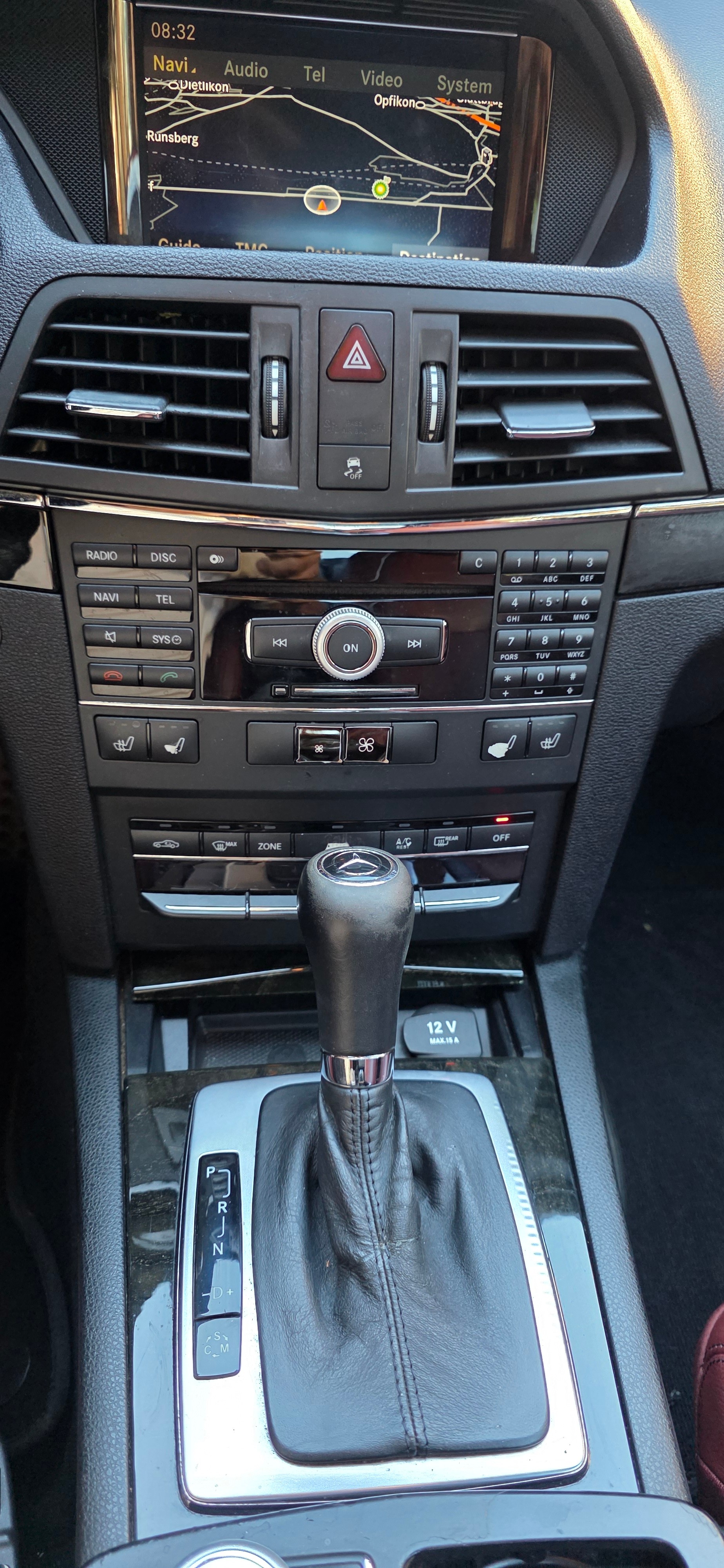 MERCEDES-BENZ E 350 CGI BlueEfficiency 7G-Tronic-image-9
