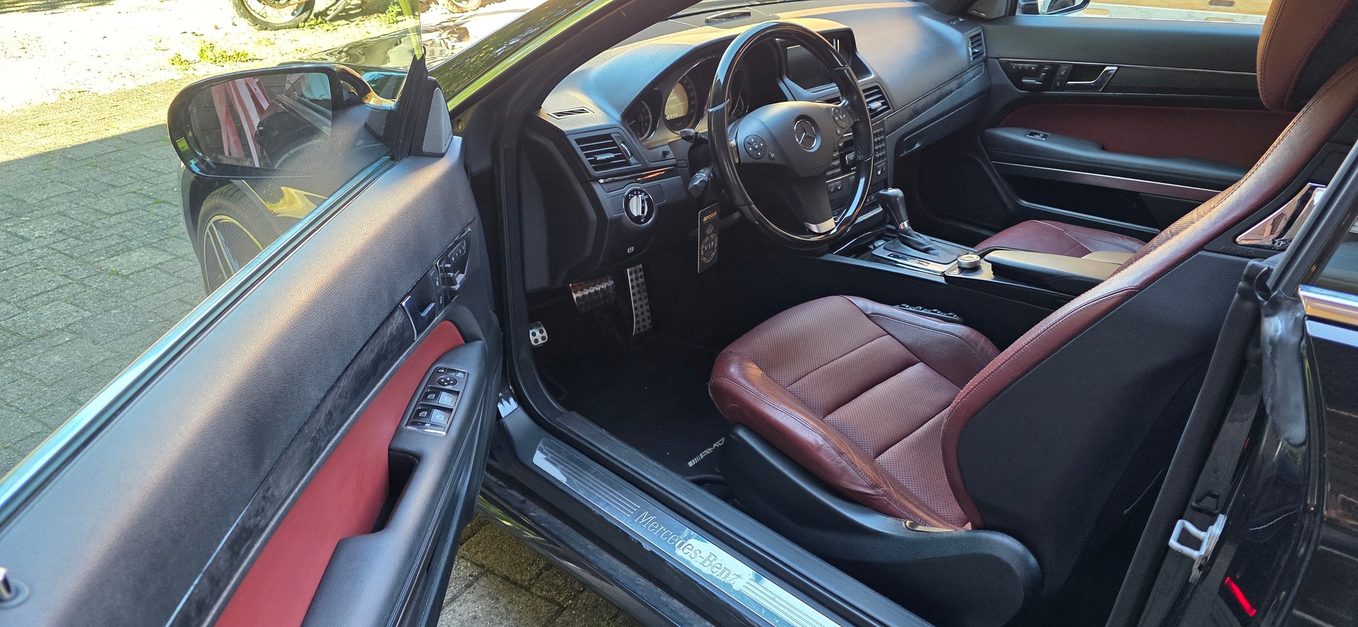 MERCEDES-BENZ E 350 CGI BlueEfficiency 7G-Tronic-image-7