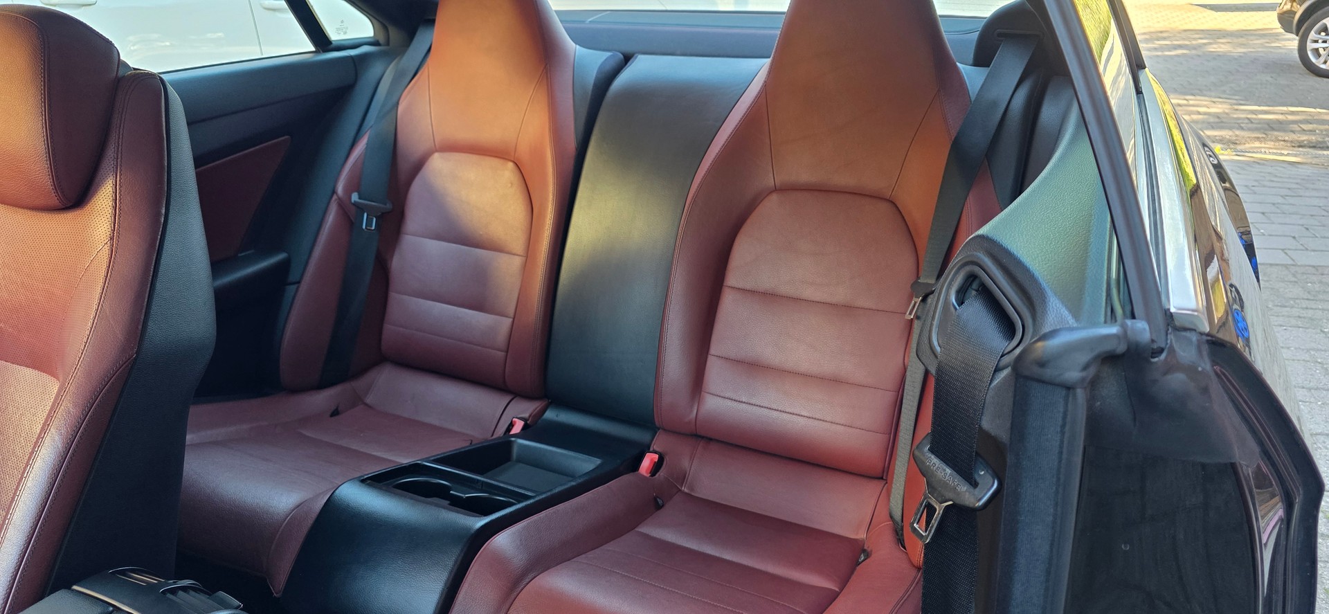 MERCEDES-BENZ E 350 CGI BlueEfficiency 7G-Tronic-image-8