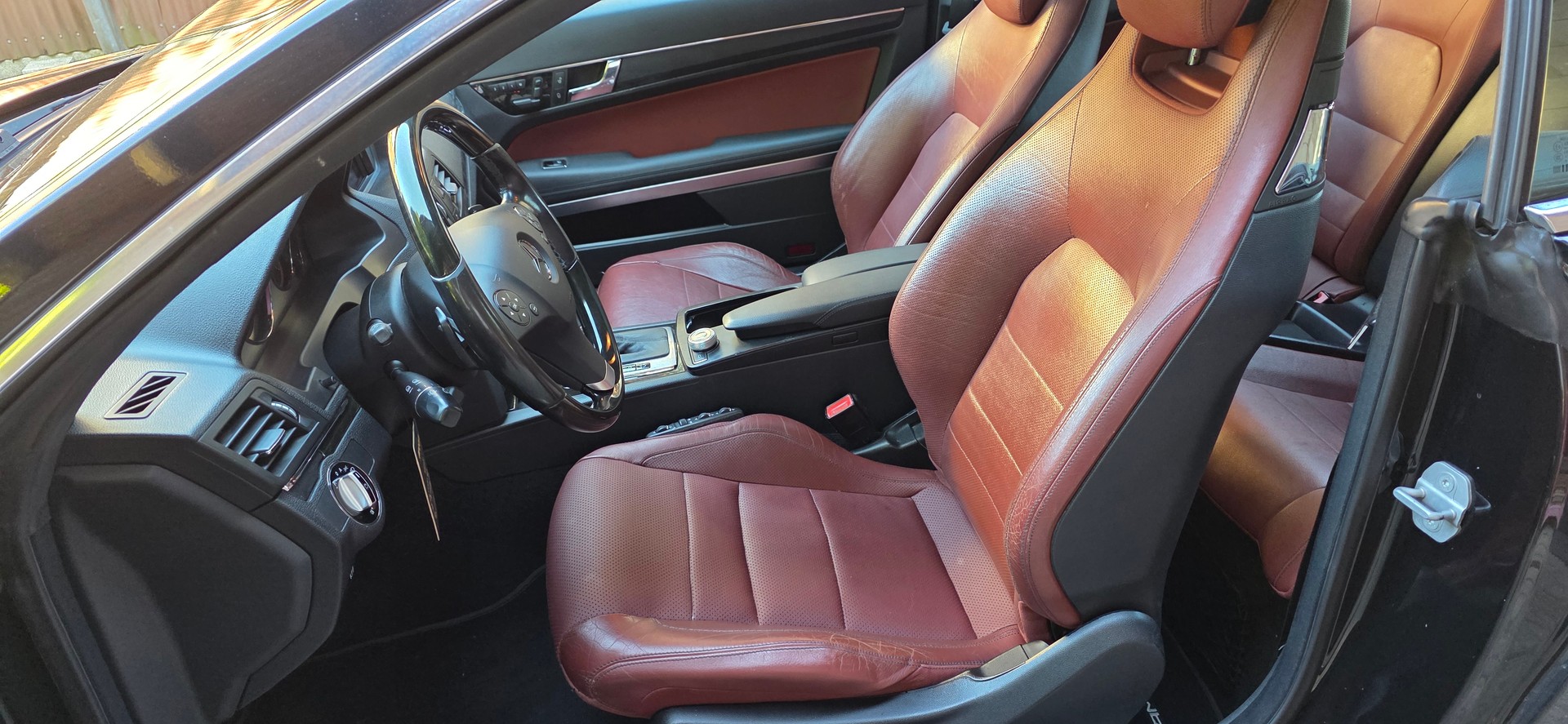 MERCEDES-BENZ E 350 CGI BlueEfficiency 7G-Tronic-image-4