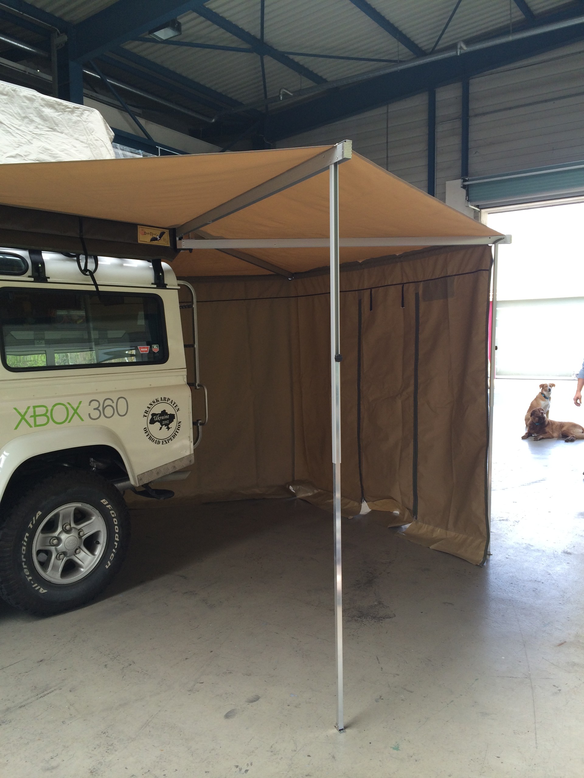LAND ROVER Defender 110 CSW 2.5 TDi-image-3
