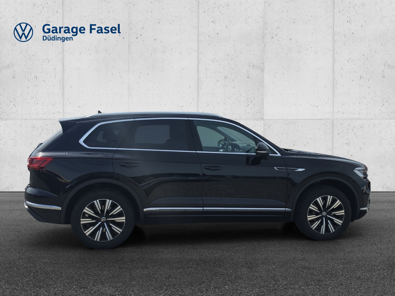 VW Touareg 3.0 TDI Elegance Tiptronic-image-5