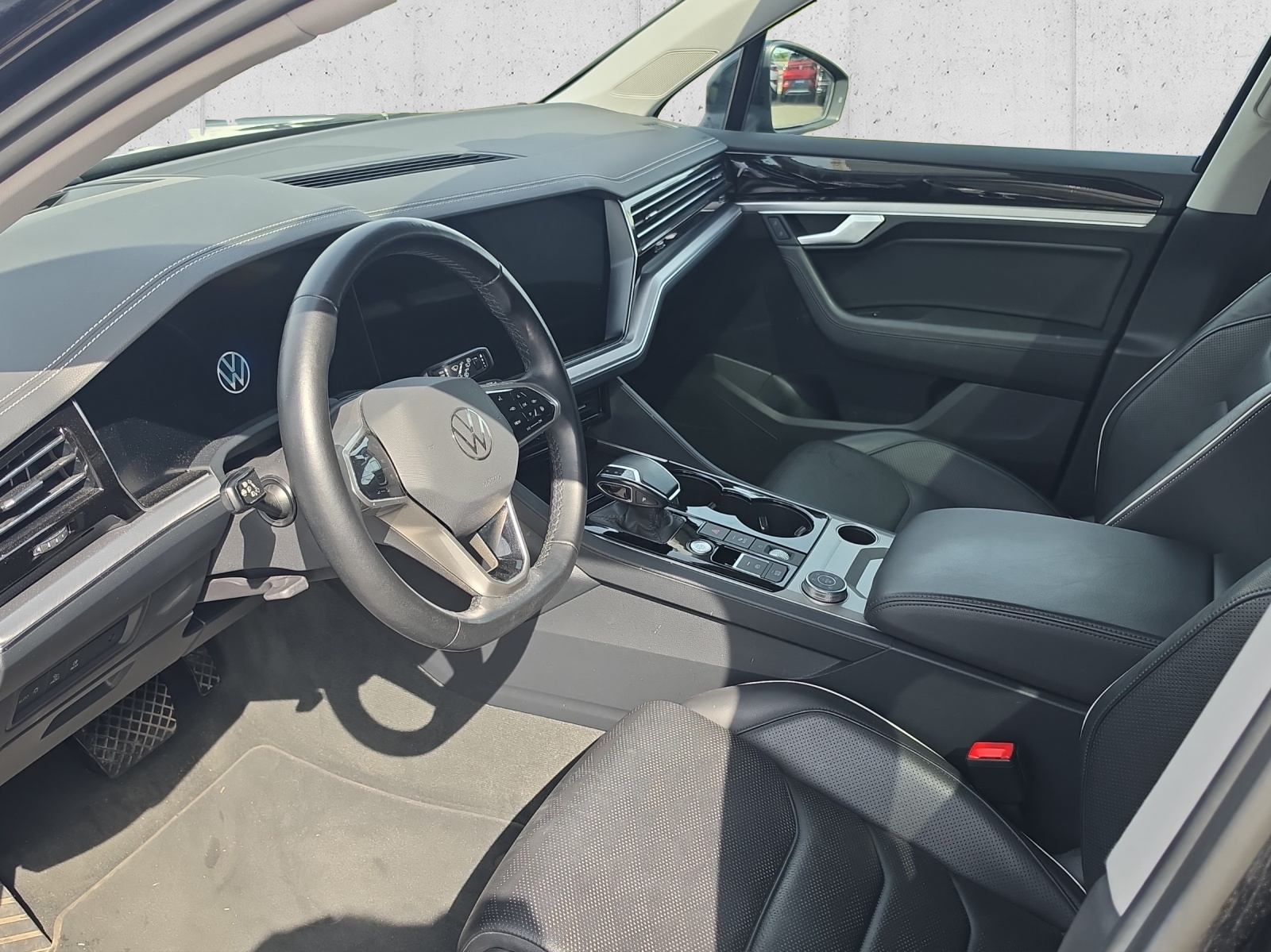 VW Touareg 3.0 TDI Elegance Tiptronic-image-8