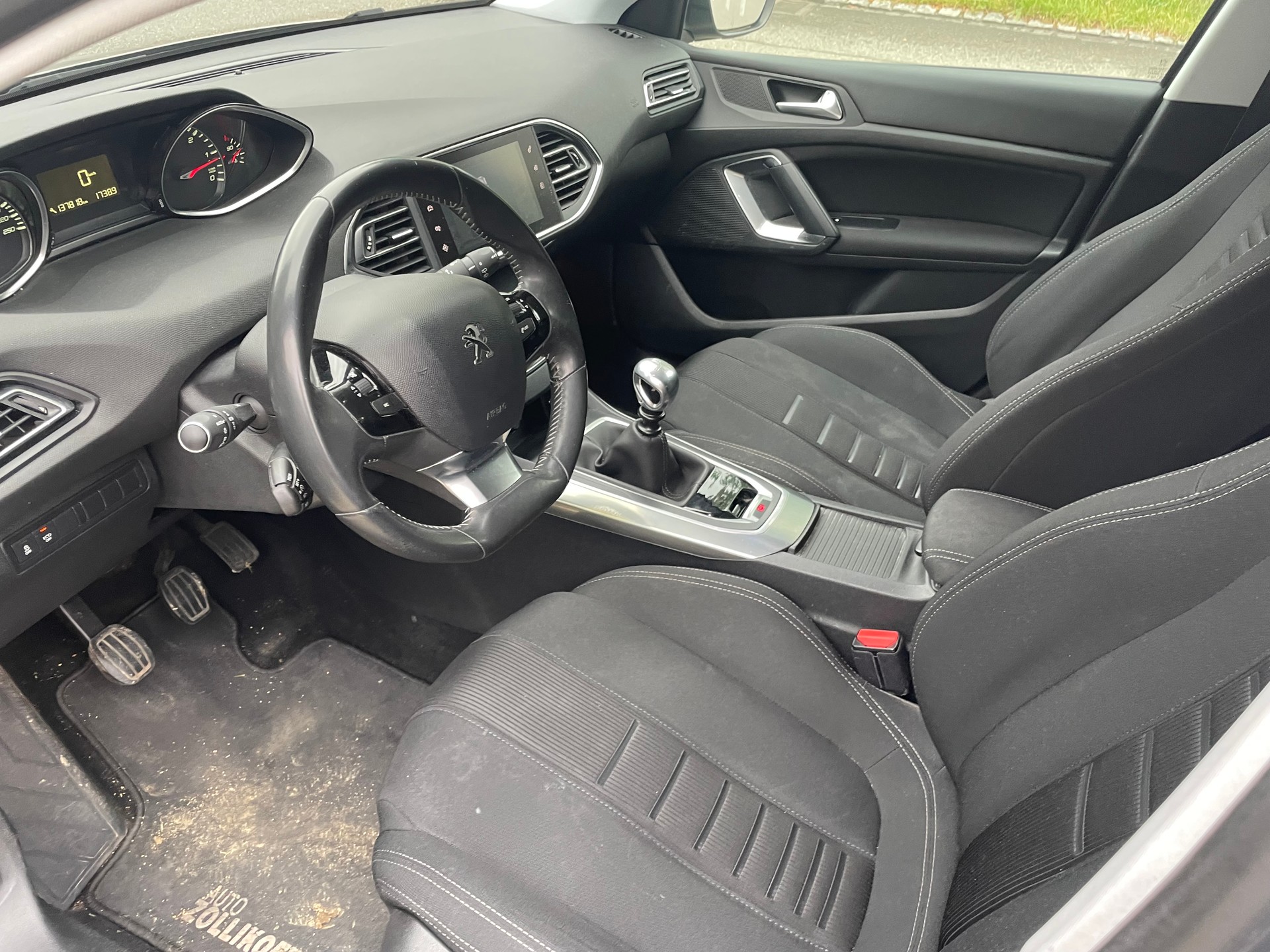 PEUGEOT 308 SW 2.0 BlueHDI Active-image-6
