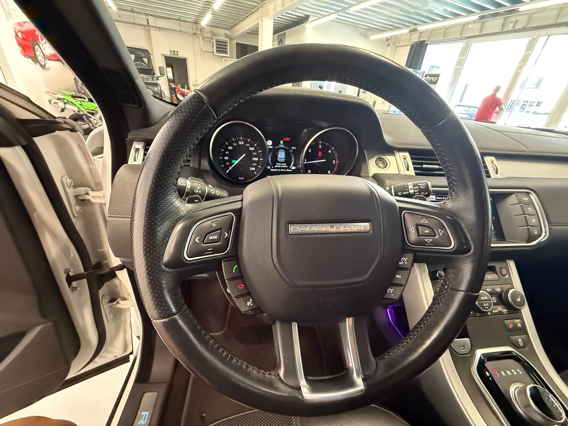 LAND ROVER Range Rover Evoque 2.0 TD4 HSE Dynamic-image-18