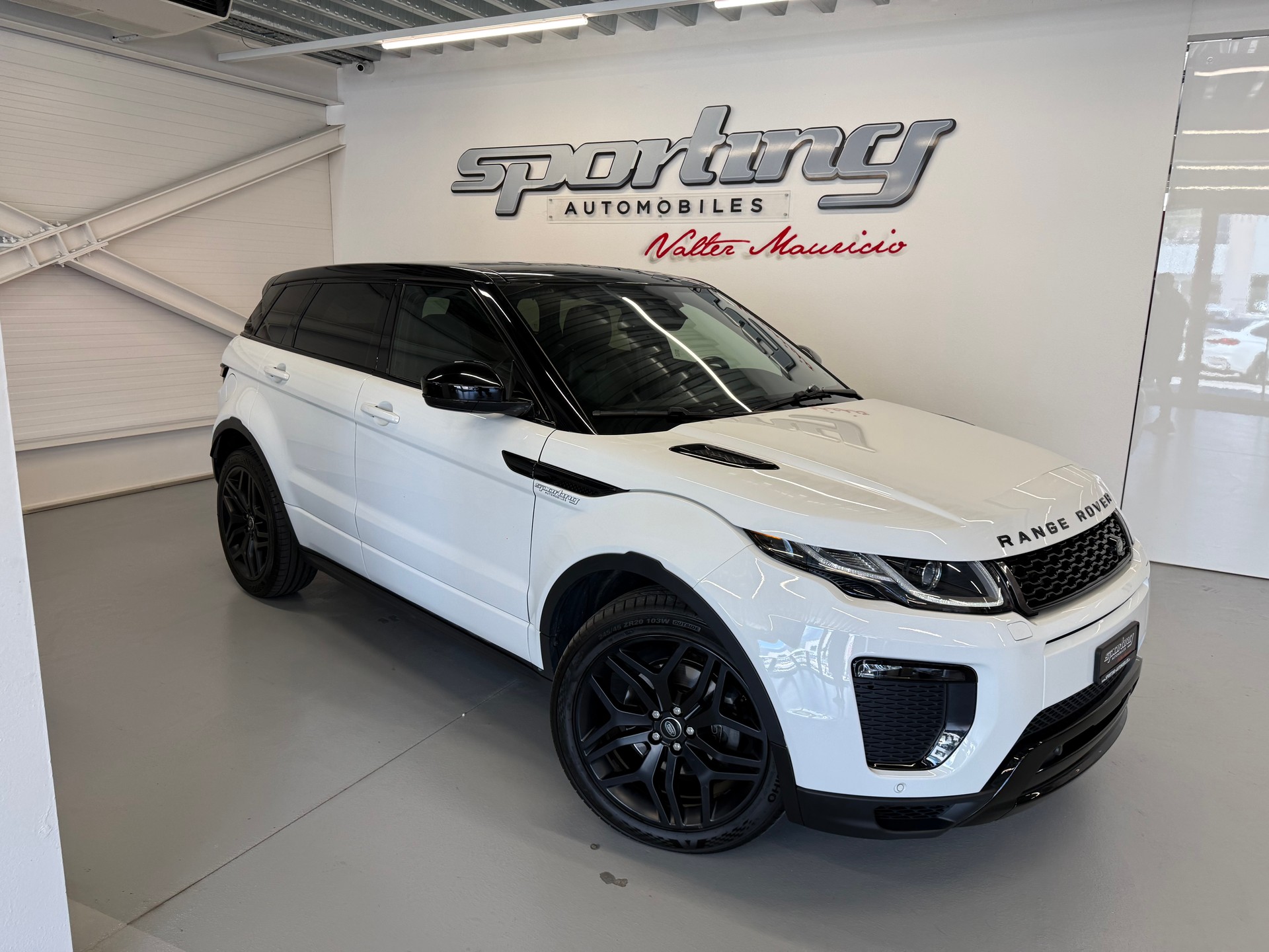 LAND ROVER Range Rover Evoque 2.0 TD4 HSE Dynamic-image-1