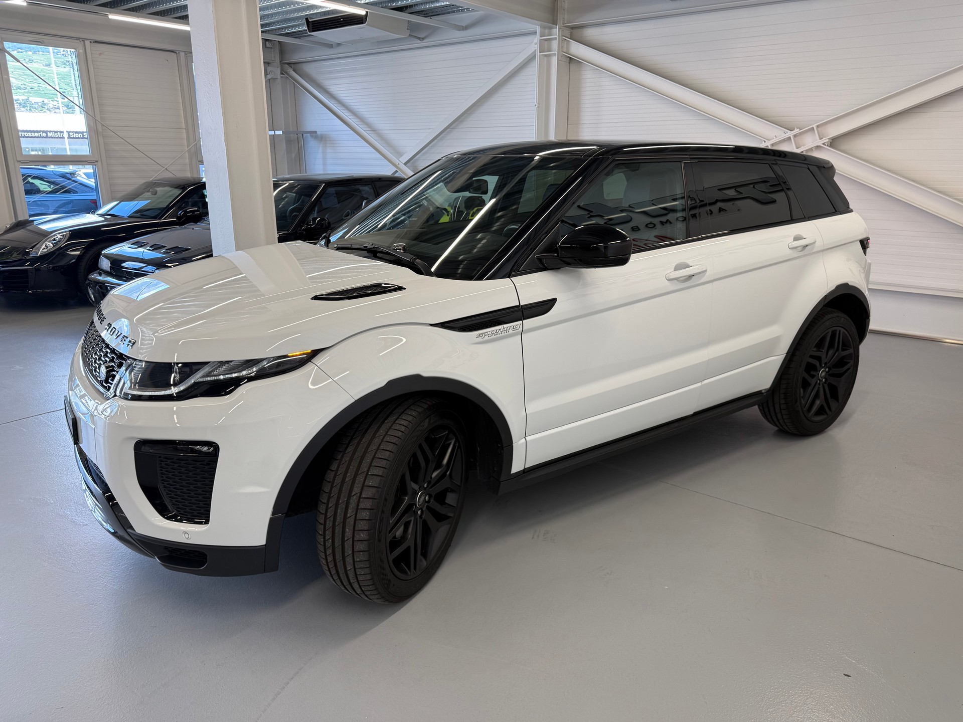 LAND ROVER Range Rover Evoque 2.0 TD4 HSE Dynamic-image-5
