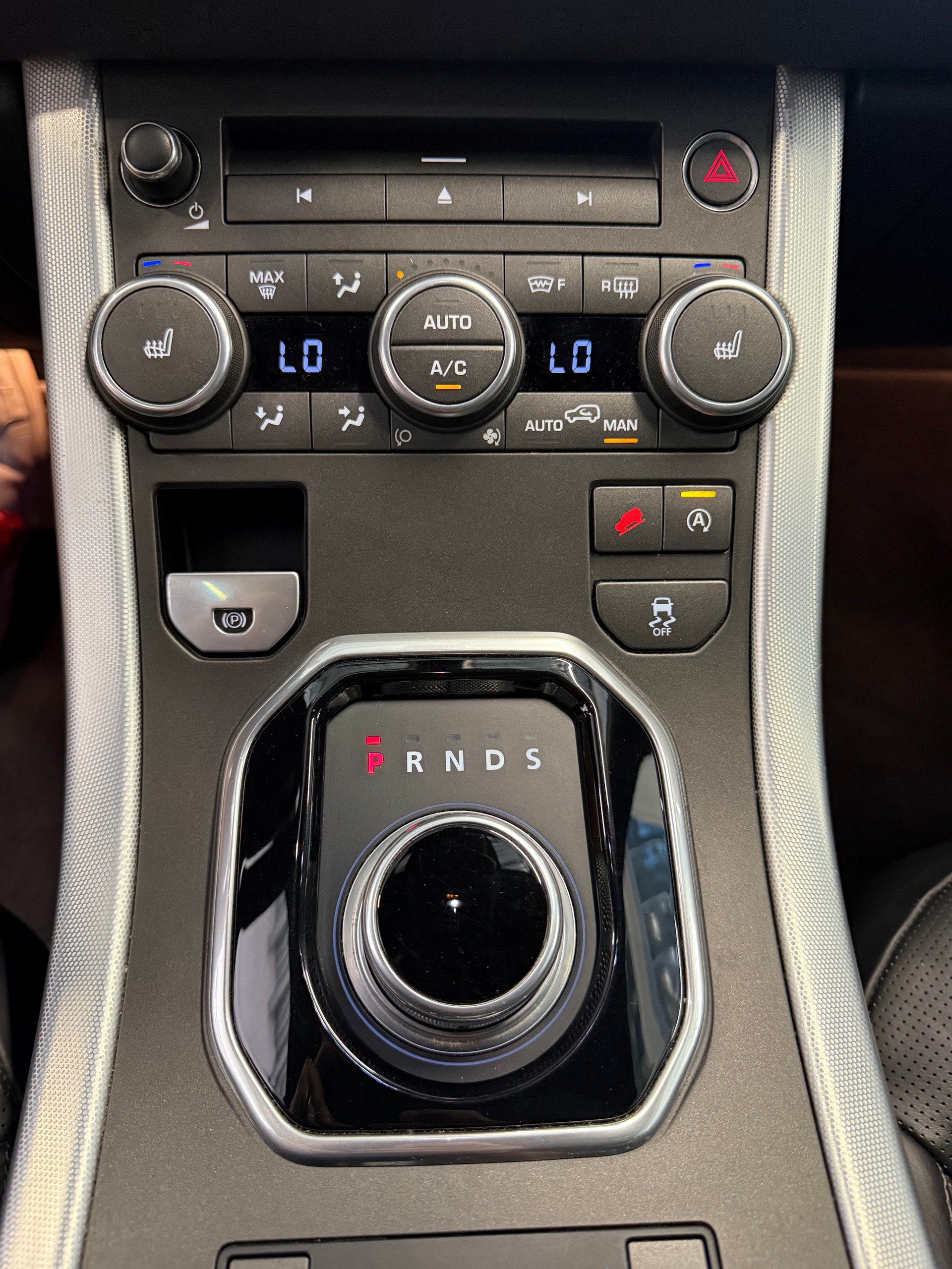 LAND ROVER Range Rover Evoque 2.0 TD4 HSE Dynamic-image-19