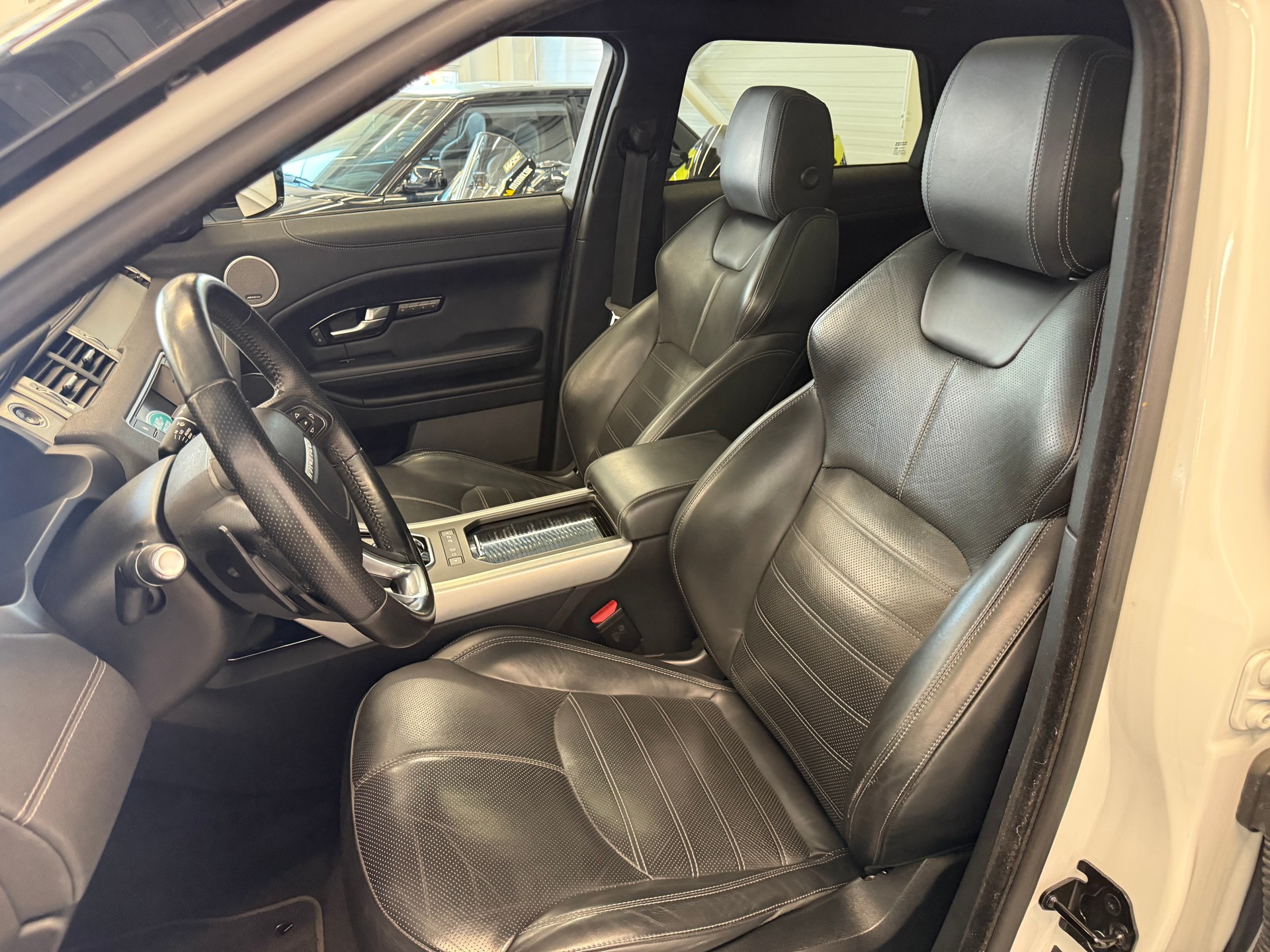 LAND ROVER Range Rover Evoque 2.0 TD4 HSE Dynamic-image-11