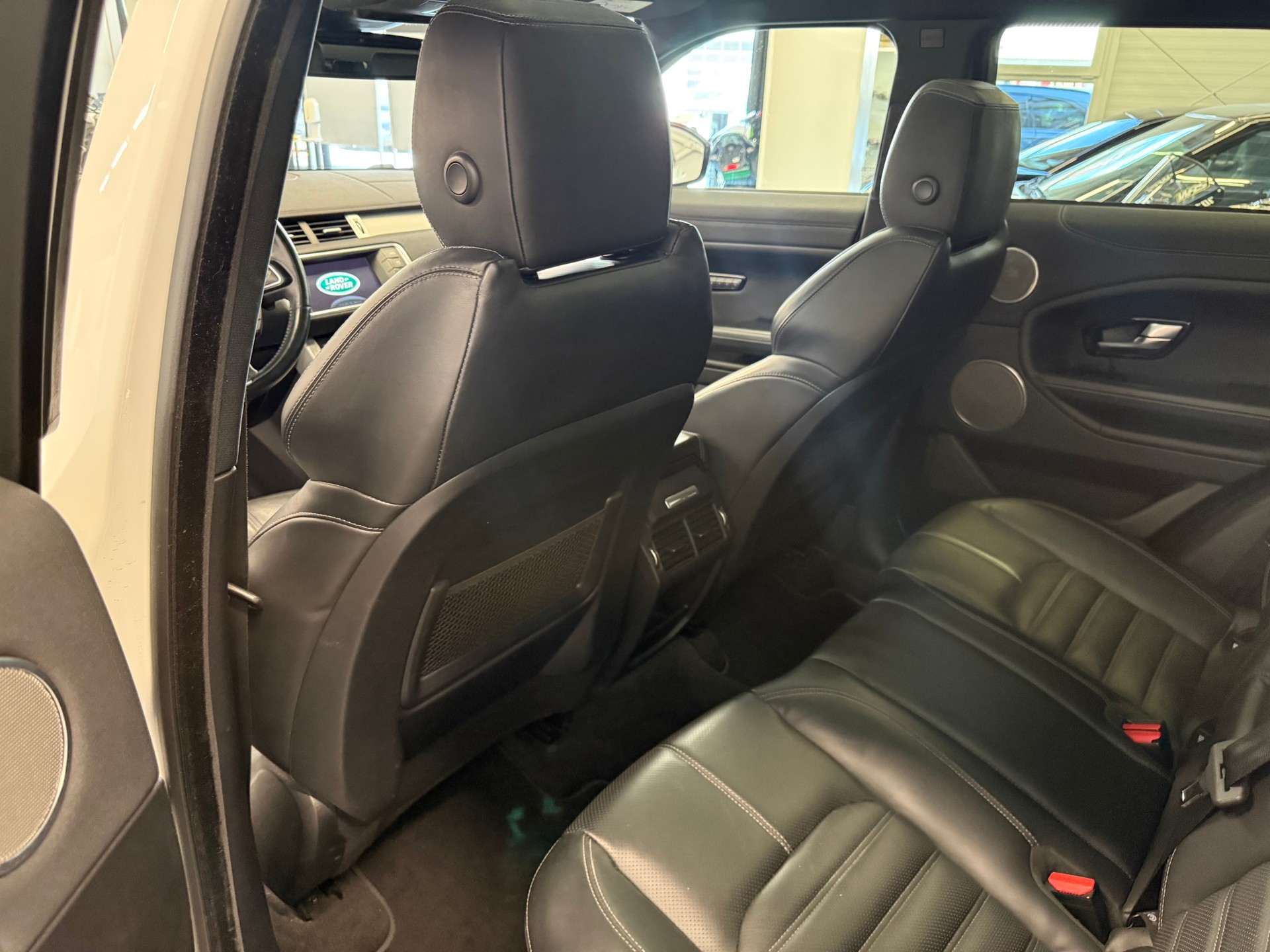 LAND ROVER Range Rover Evoque 2.0 TD4 HSE Dynamic-image-13