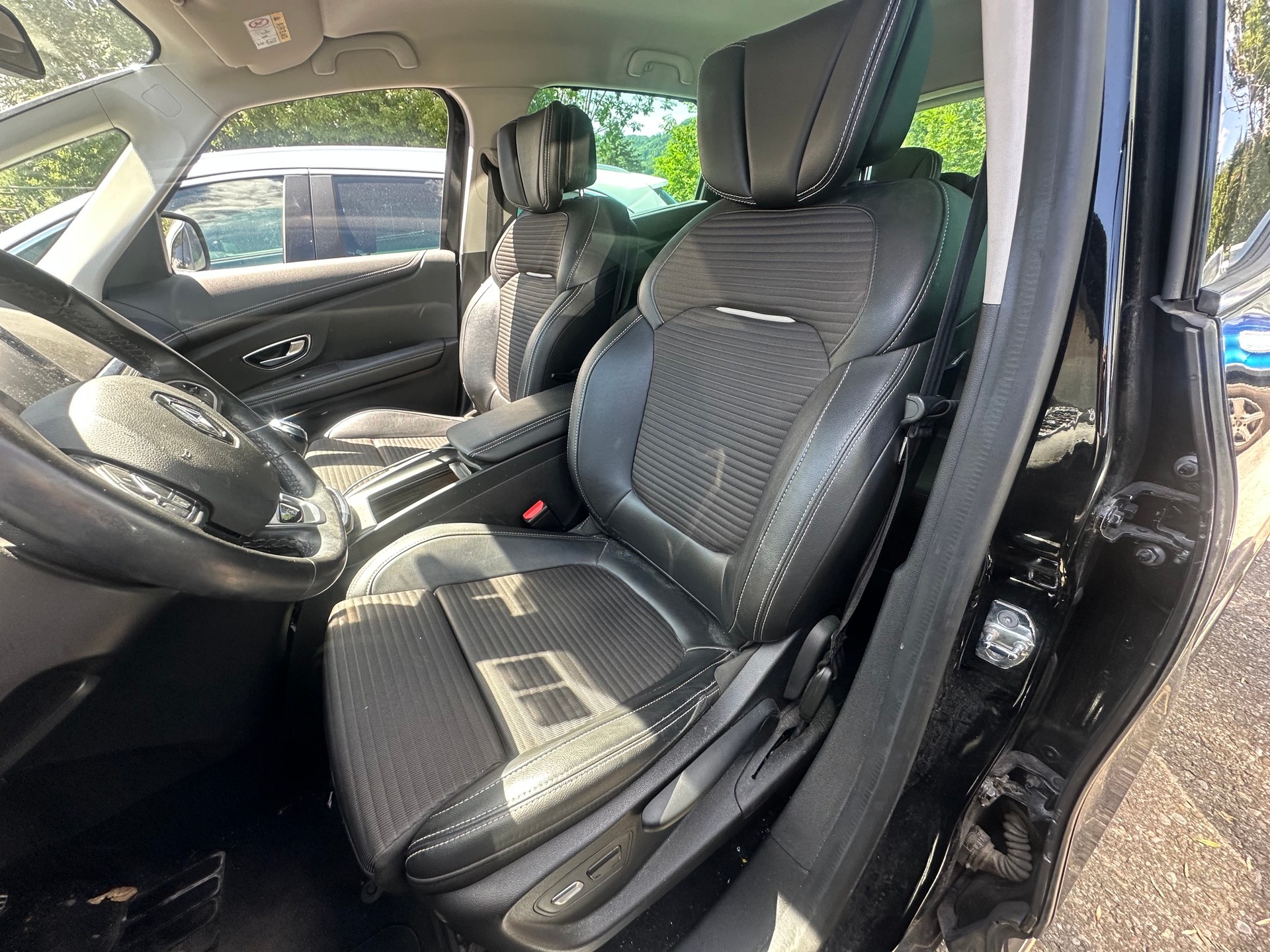 RENAULT Scénic 1.2 16V Turbo Bose-image-7