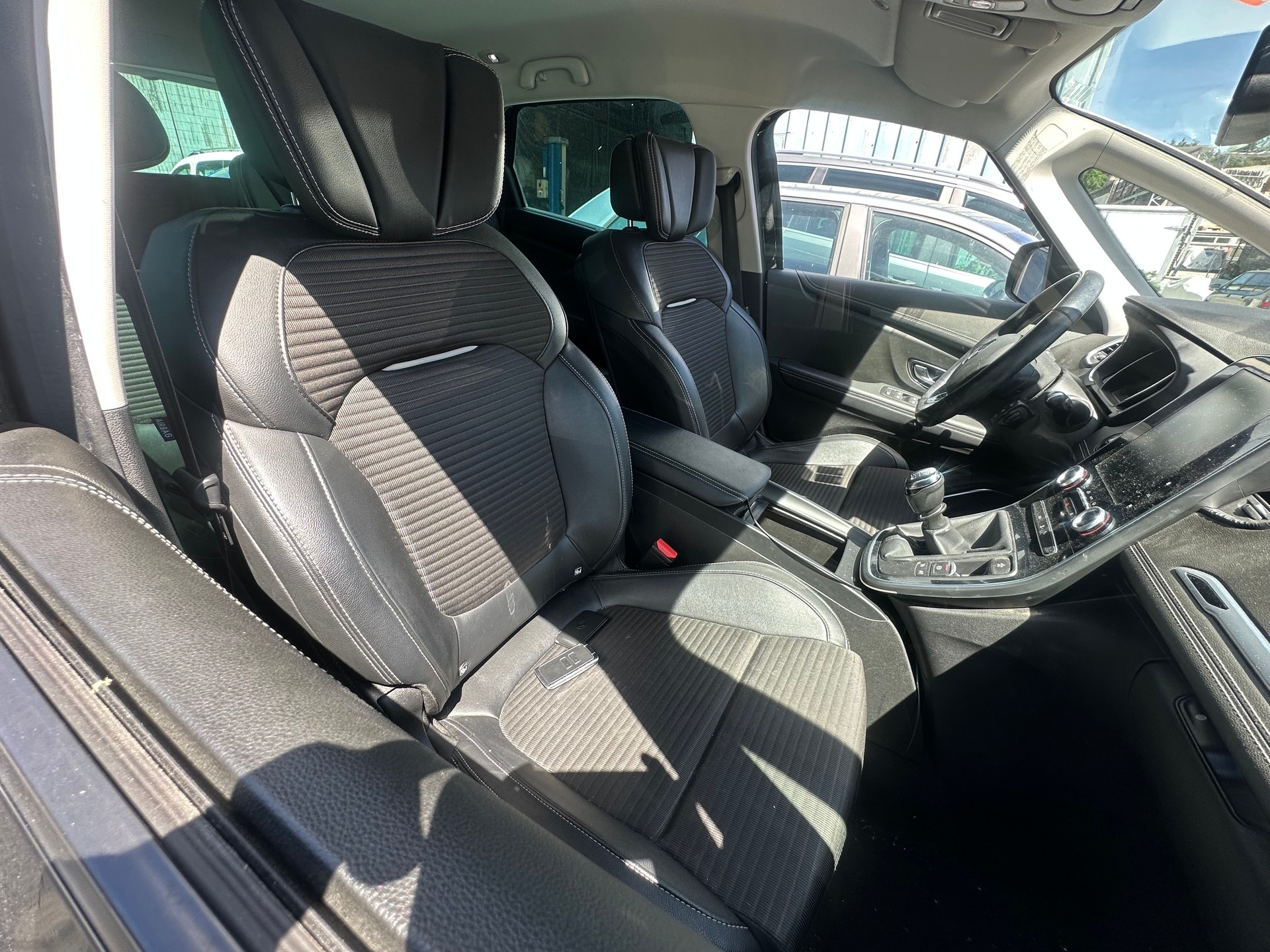RENAULT Scénic 1.2 16V Turbo Bose-image-8