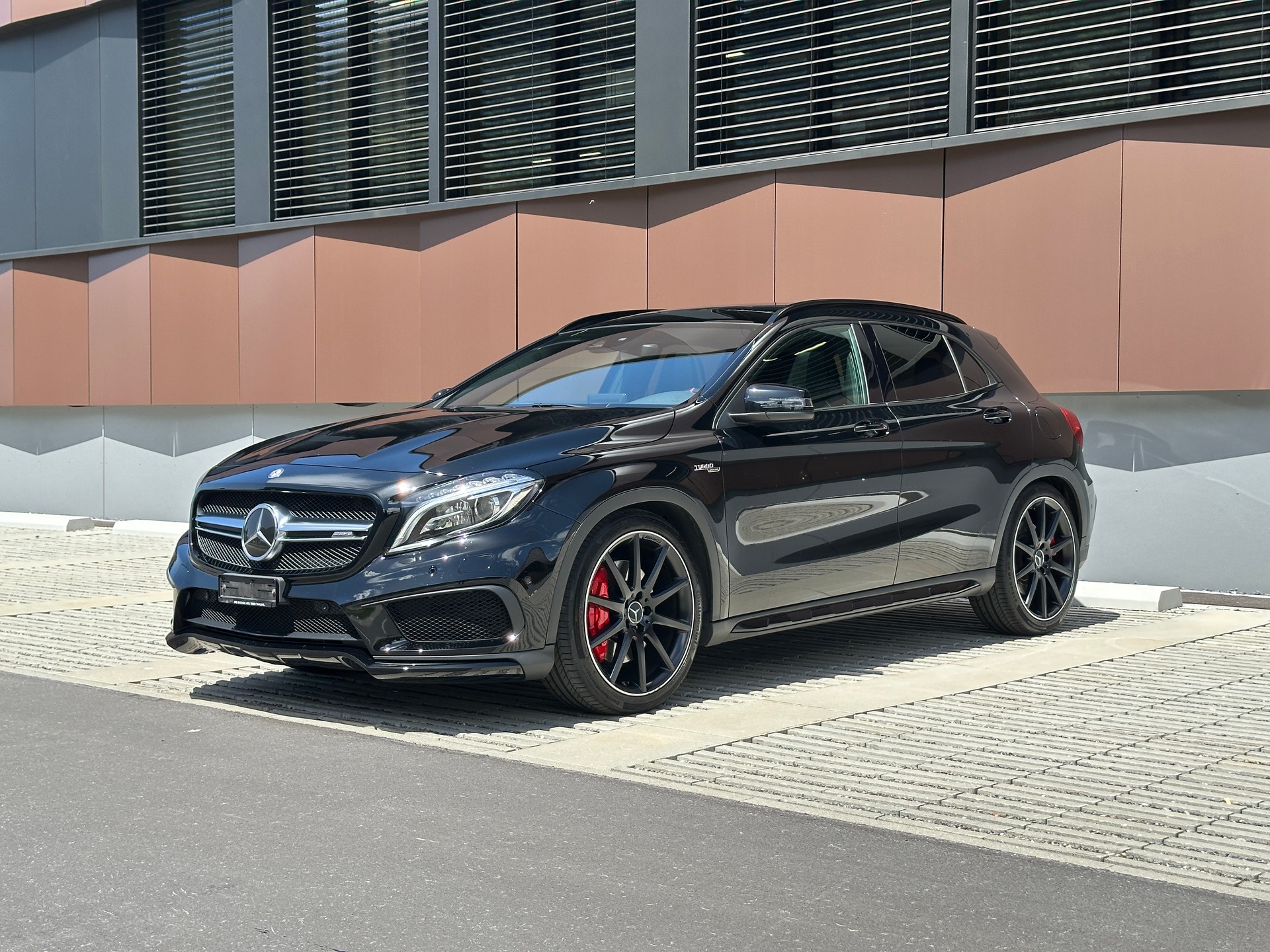 MERCEDES-BENZ GLA 45 AMG 4Matic 7G-DCT *Performance-AGA* *Schalensitze*-image-0