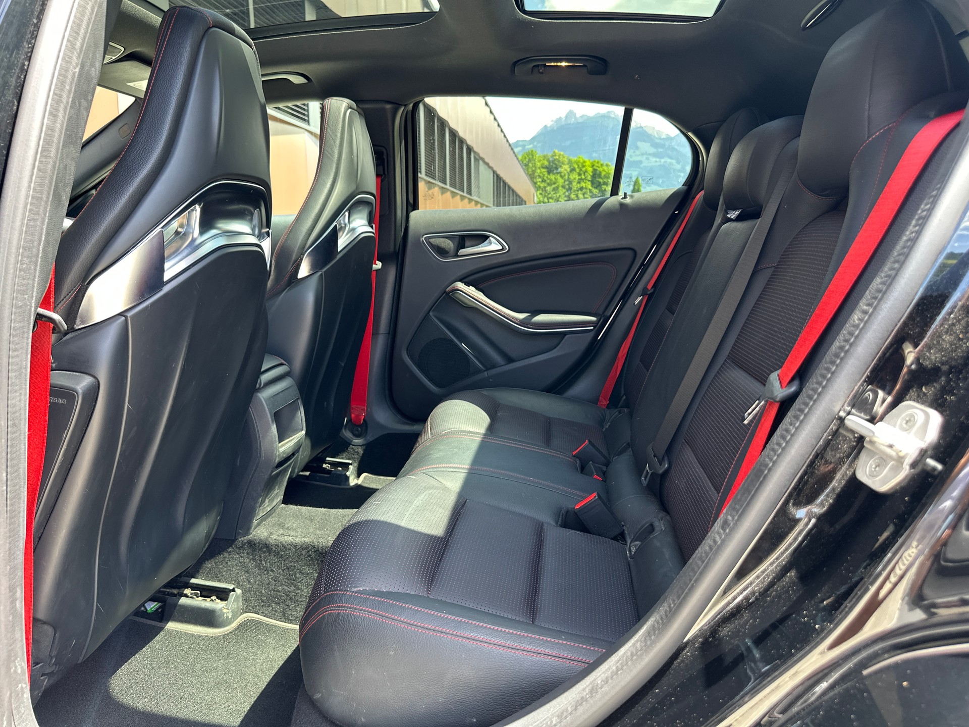 MERCEDES-BENZ GLA 45 AMG 4Matic 7G-DCT *Performance-AGA* *Schalensitze*-image-13