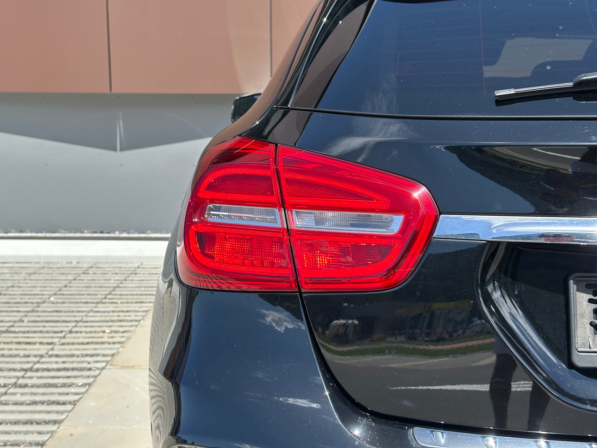 MERCEDES-BENZ GLA 45 AMG 4Matic 7G-DCT *Performance-AGA* *Schalensitze*-image-8