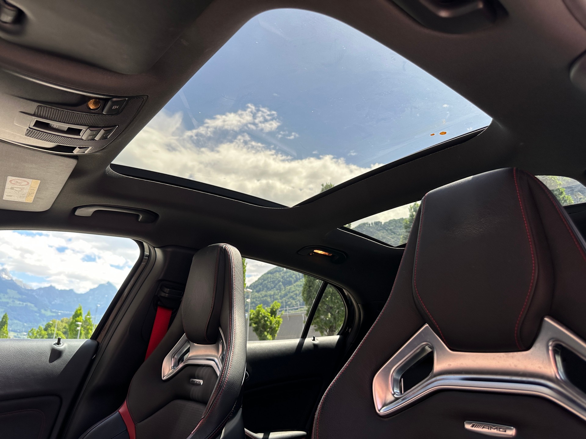 MERCEDES-BENZ GLA 45 AMG 4Matic 7G-DCT *Performance-AGA* *Schalensitze*-image-12