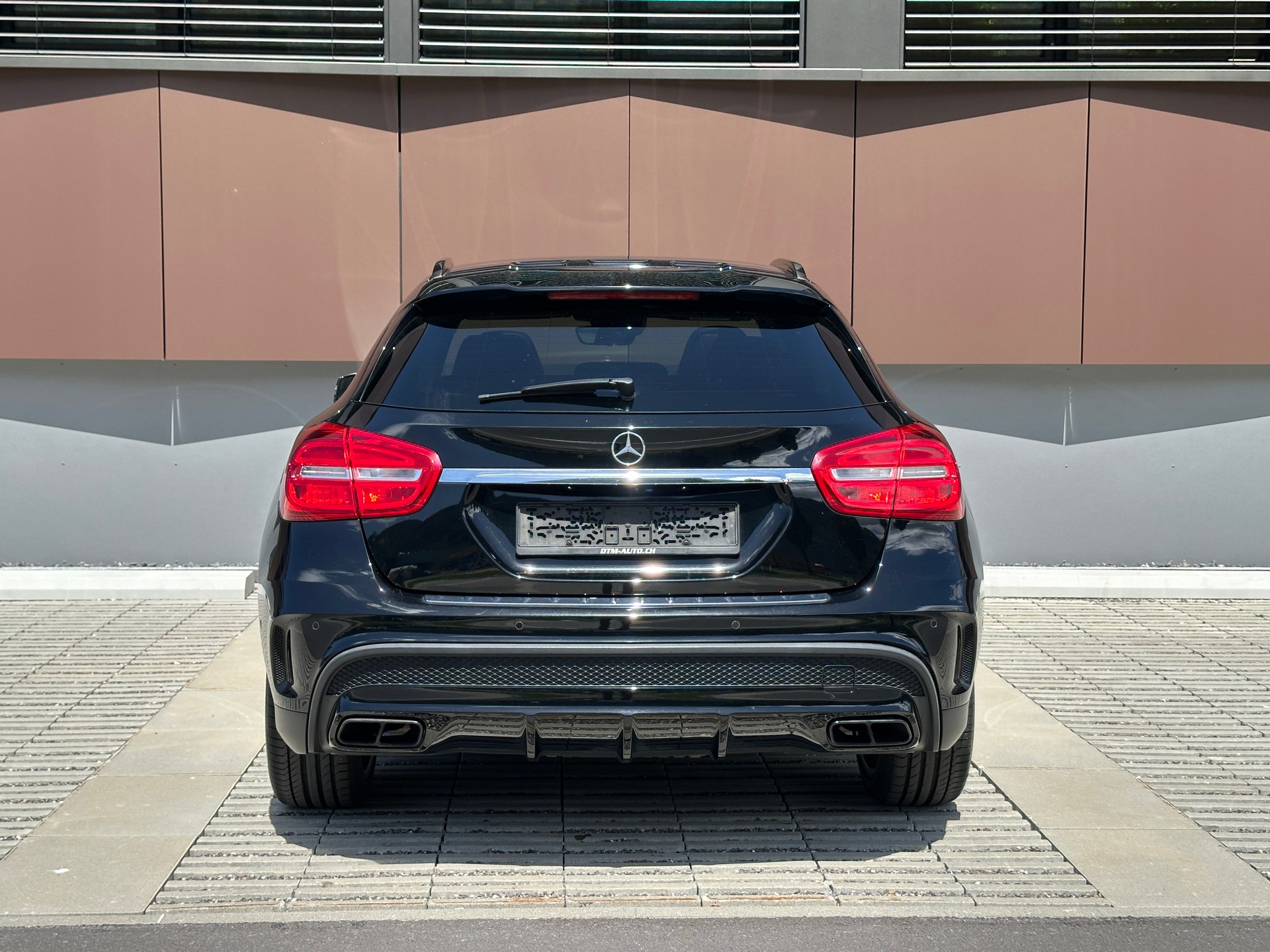 MERCEDES-BENZ GLA 45 AMG 4Matic 7G-DCT *Performance-AGA* *Schalensitze*-image-4