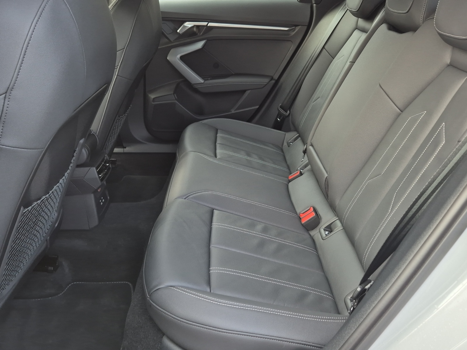AUDI S3 Sportback TFSI quattro S-tronic-image-11