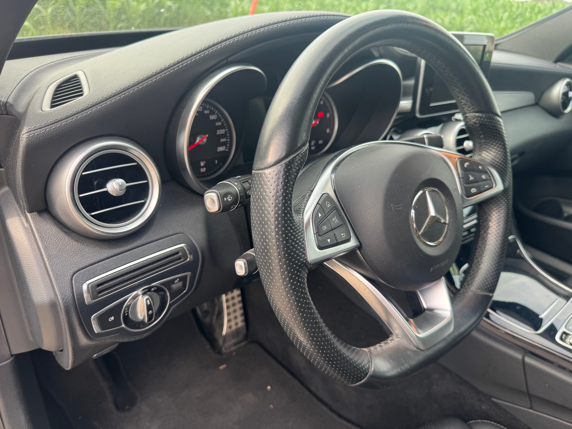 MERCEDES-BENZ C 220 BlueTEC AMG Line 7G-Tronic-image-9