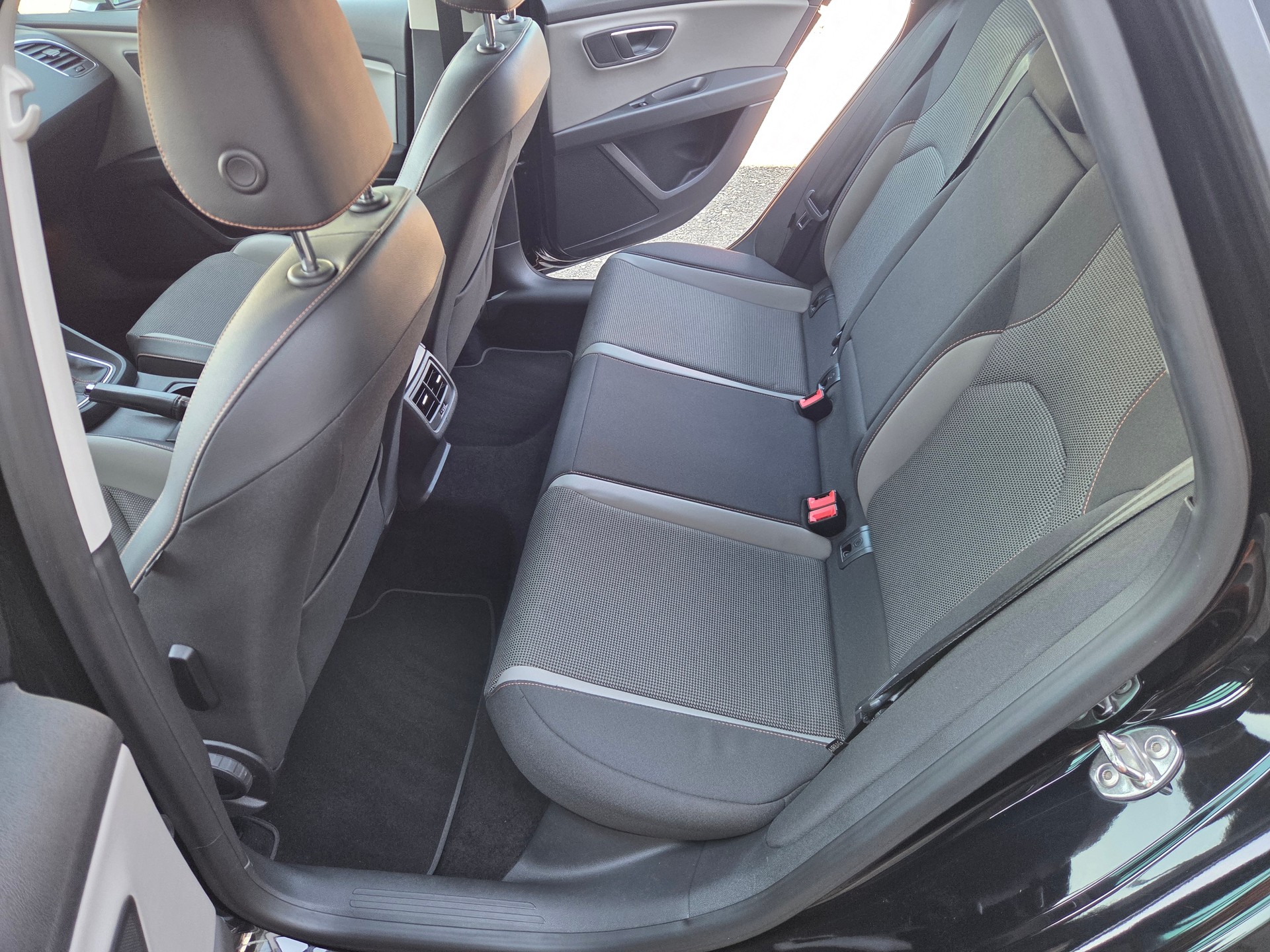 SEAT Leon ST 1.8 TSI X-Perience 4Drive DSG-image-12