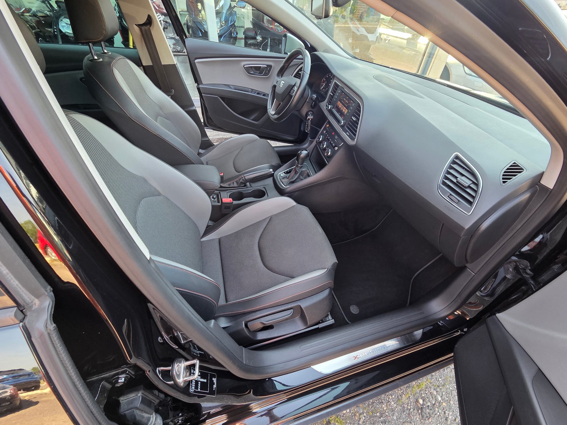 SEAT Leon ST 1.8 TSI X-Perience 4Drive DSG-image-10