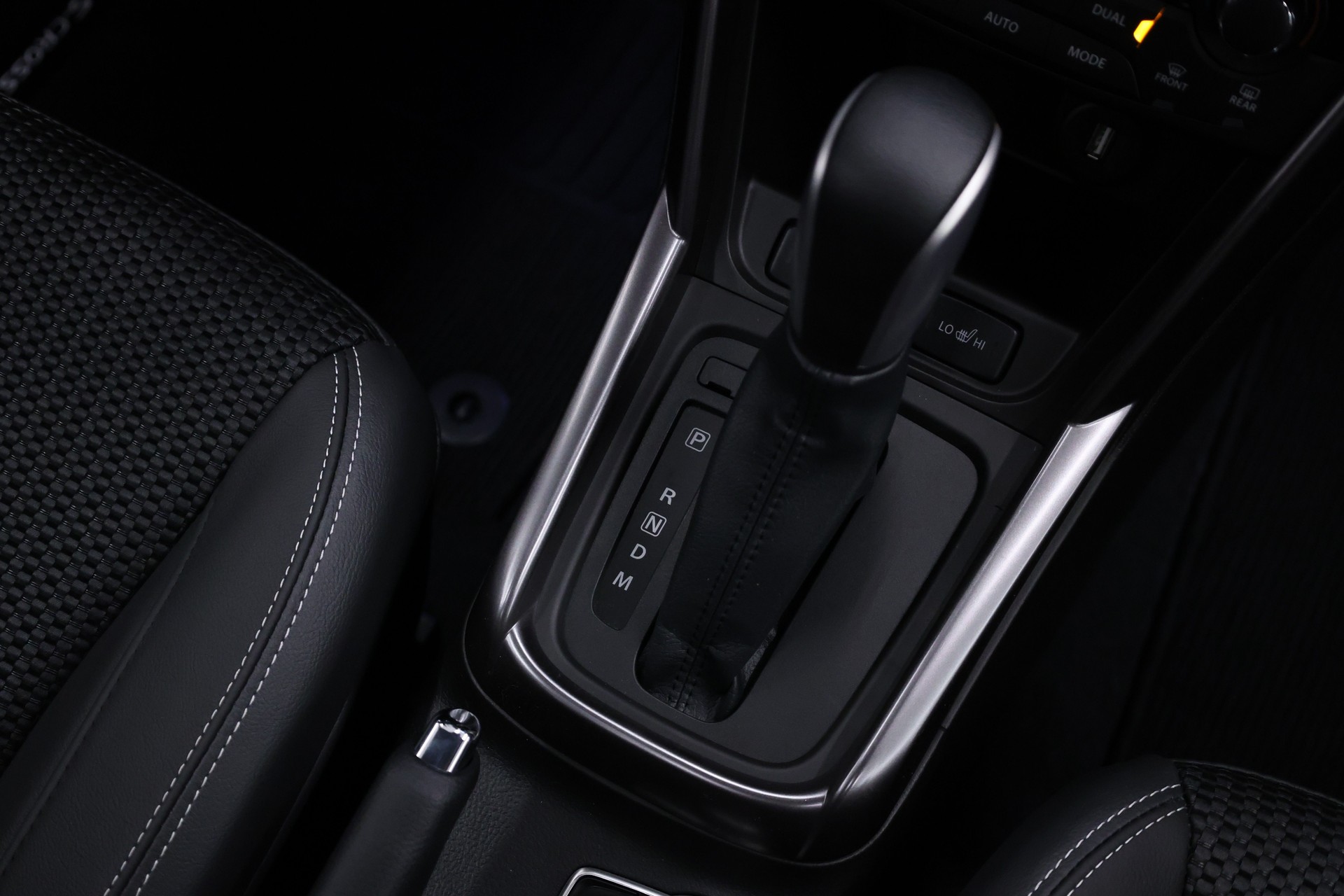 SUZUKI S-Cross 1.4 T Compact Top Hybrid 4x4-image-17
