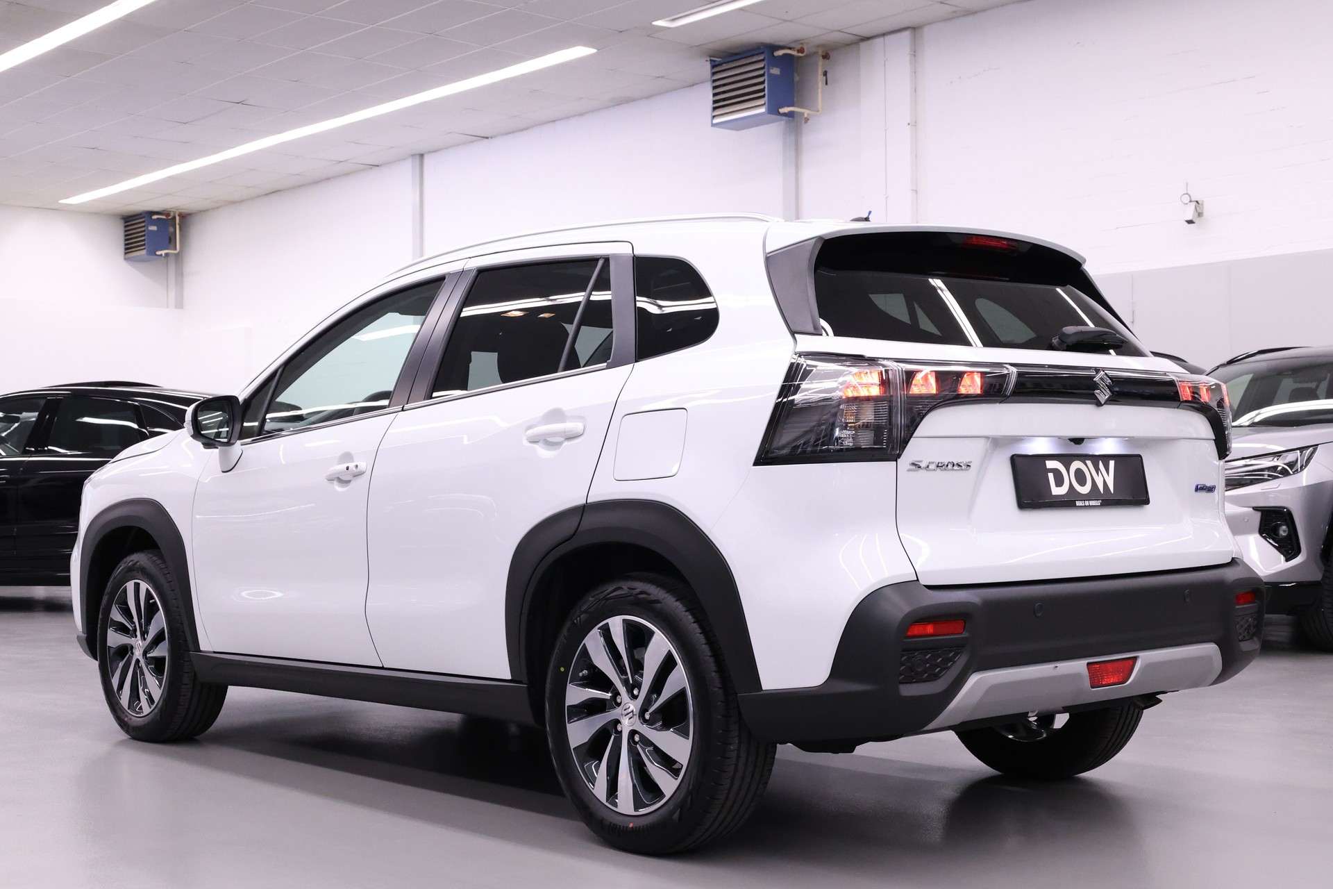 SUZUKI S-Cross 1.4 T Compact Top Hybrid 4x4-image-6