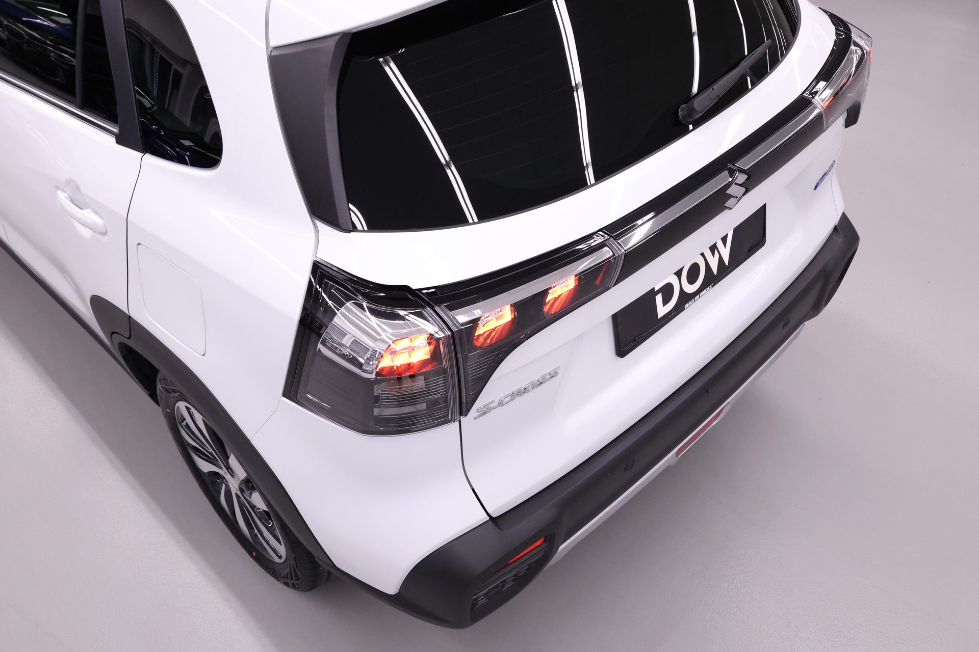 SUZUKI S-Cross 1.4 T Compact Top Hybrid 4x4-image-8