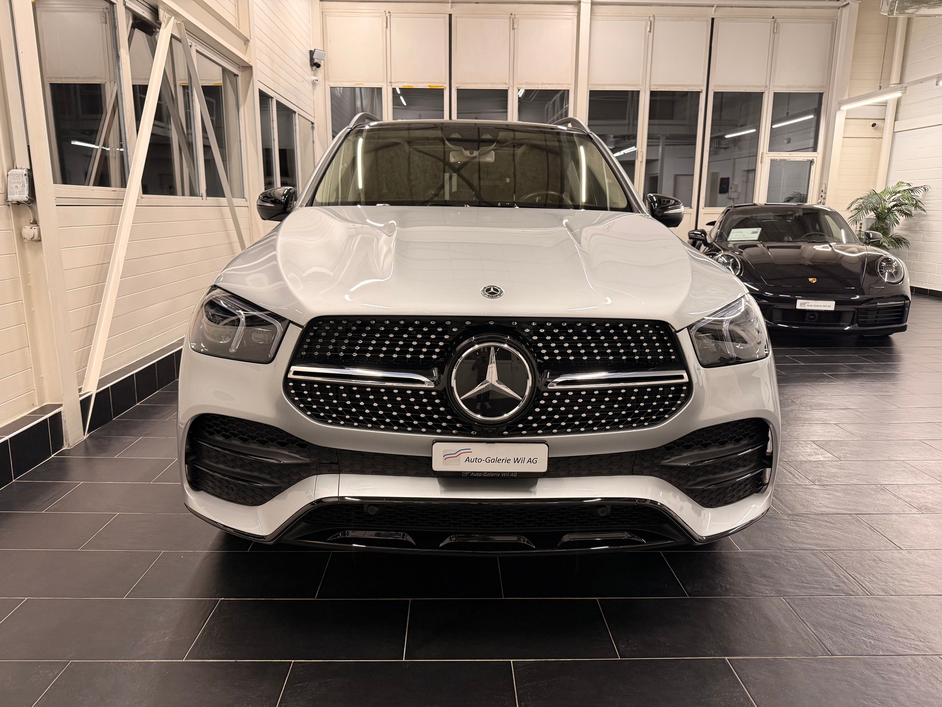 MERCEDES-BENZ GLE 350 d 4Matic AMG Line 9G-Tronic-image-2
