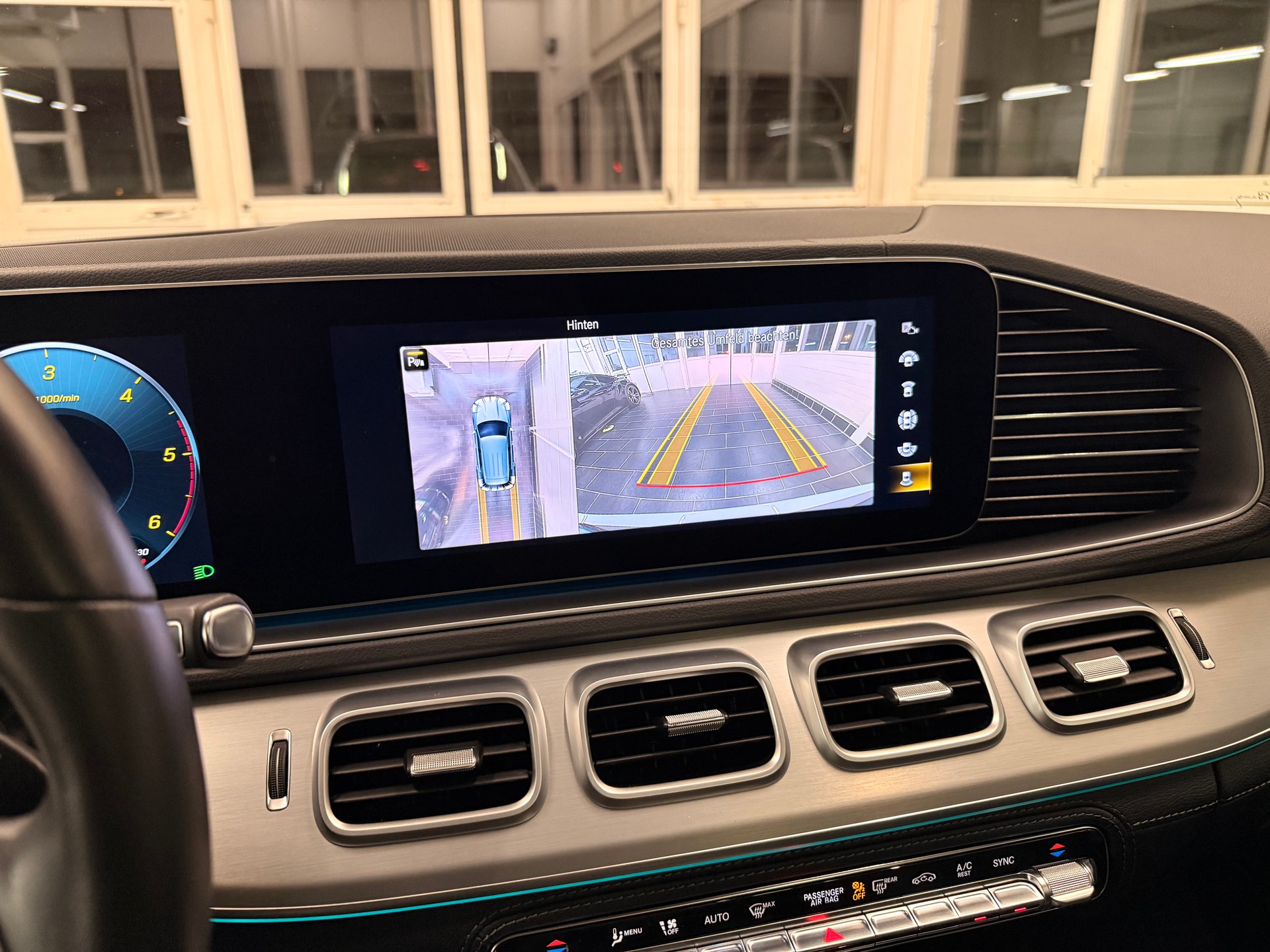 MERCEDES-BENZ GLE 350 d 4Matic AMG Line 9G-Tronic-image-16