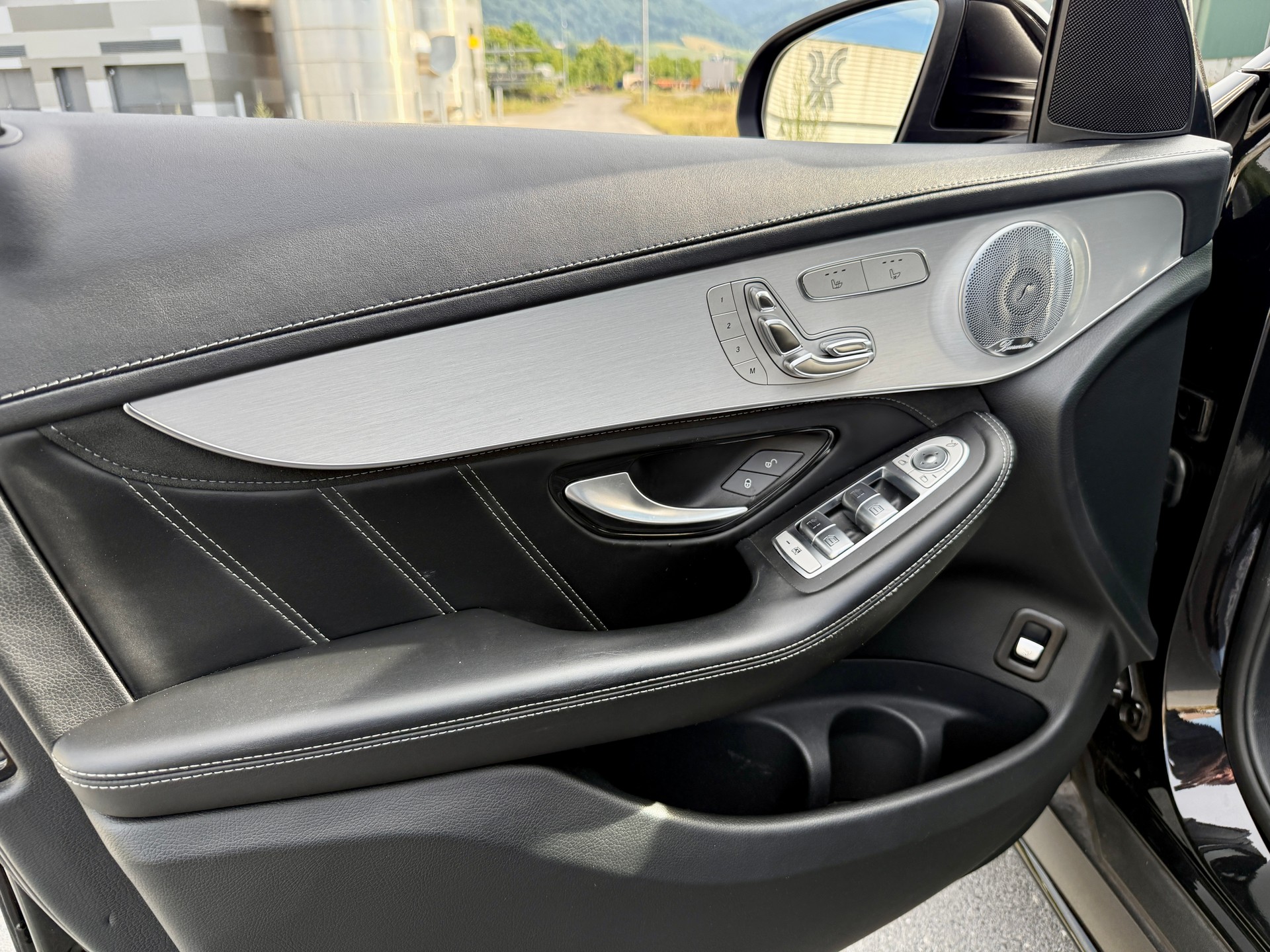 MERCEDES-BENZ GLC 63 S AMG 4Matic+ 9G-Tronic-image-6