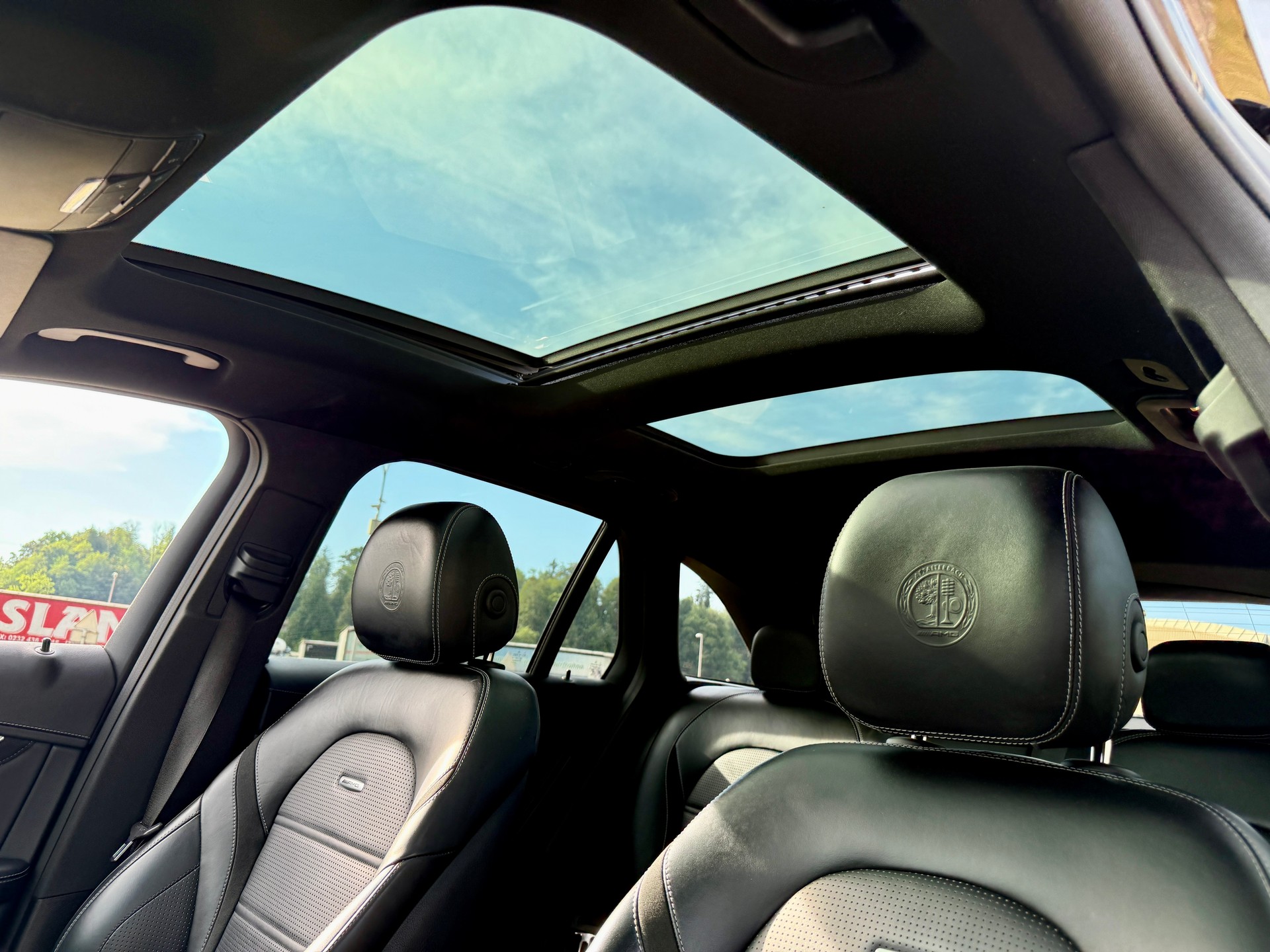 MERCEDES-BENZ GLC 63 S AMG 4Matic+ 9G-Tronic-image-10