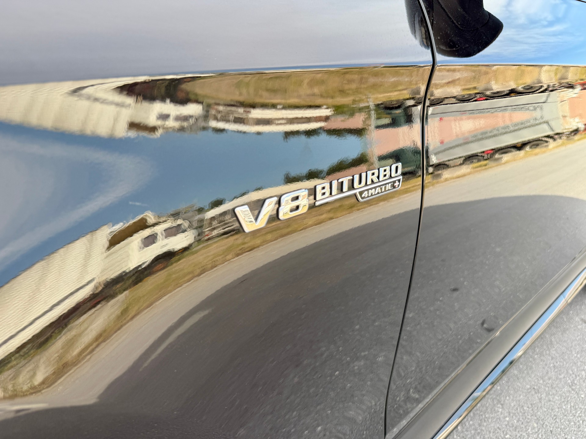 MERCEDES-BENZ GLC 63 S AMG 4Matic+ 9G-Tronic-image-4