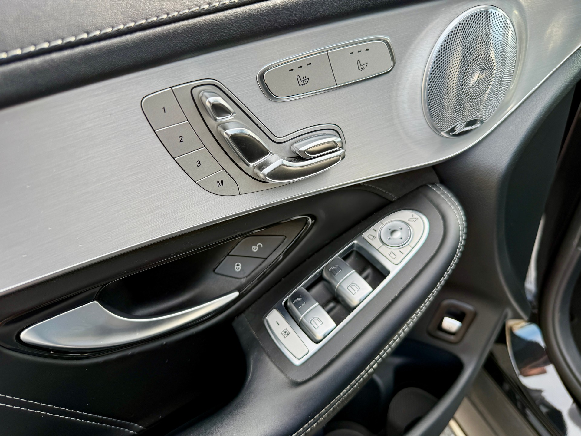 MERCEDES-BENZ GLC 63 S AMG 4Matic+ 9G-Tronic-image-7