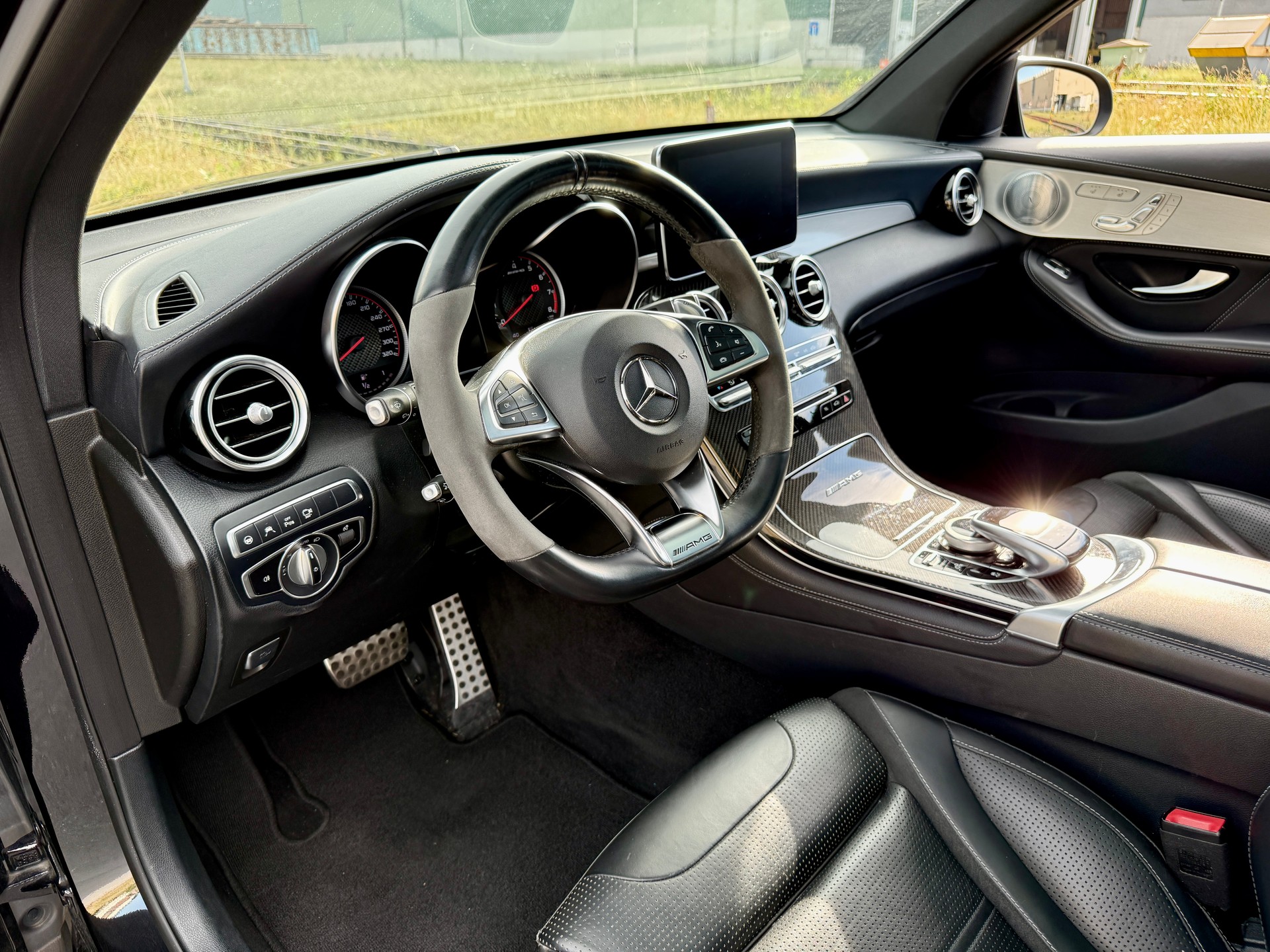 MERCEDES-BENZ GLC 63 S AMG 4Matic+ 9G-Tronic-image-5