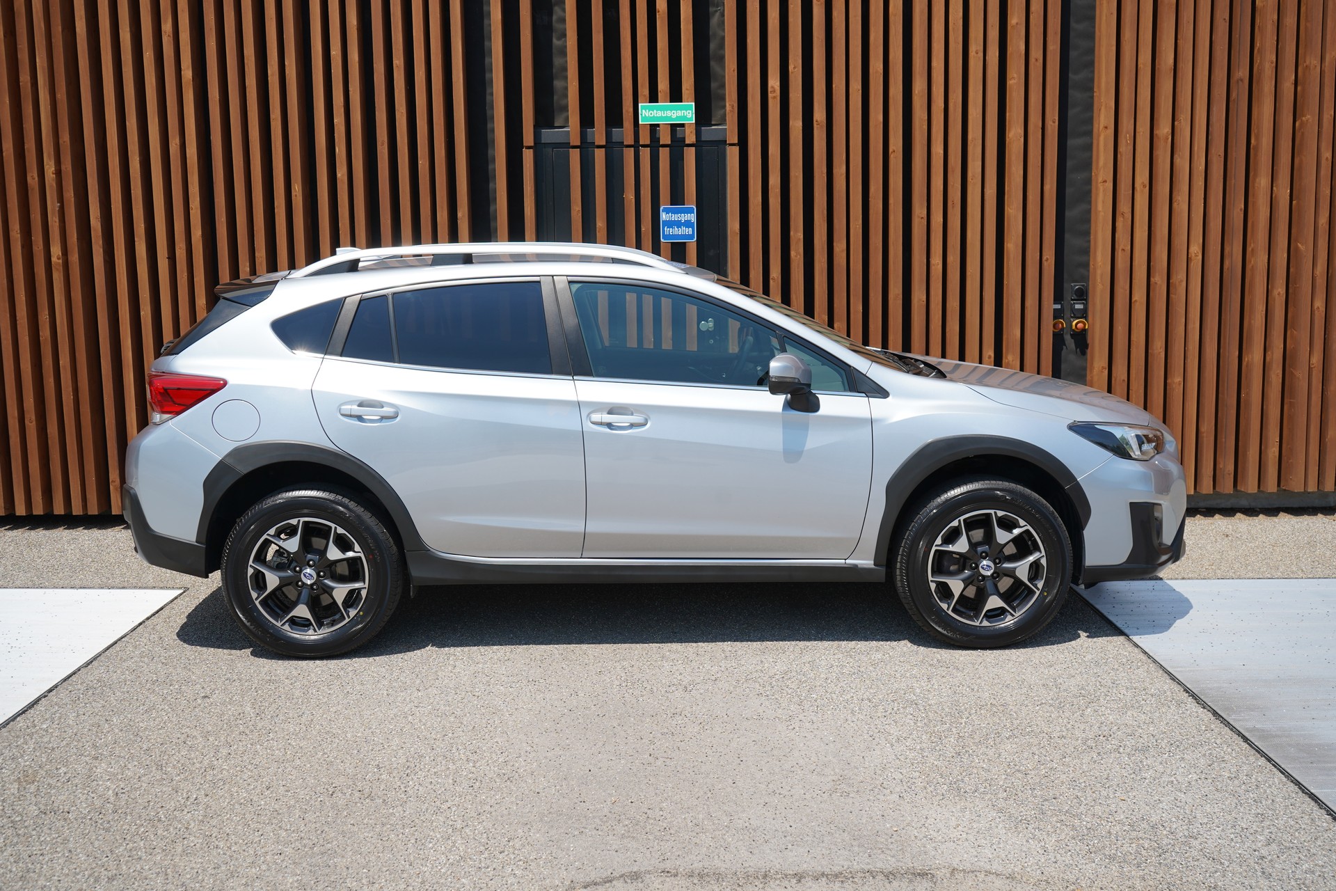 SUBARU XV 1.6 SWISS PLUS AWD CVT l 114 PS-image-4