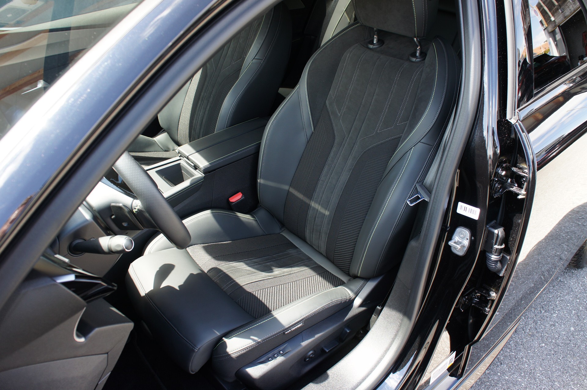 PEUGEOT 308 SW 1.2 HEV 145 GT-image-15