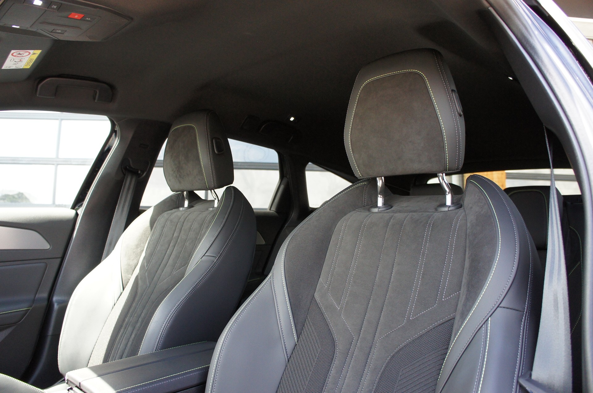 PEUGEOT 308 SW 1.2 HEV 145 GT-image-16