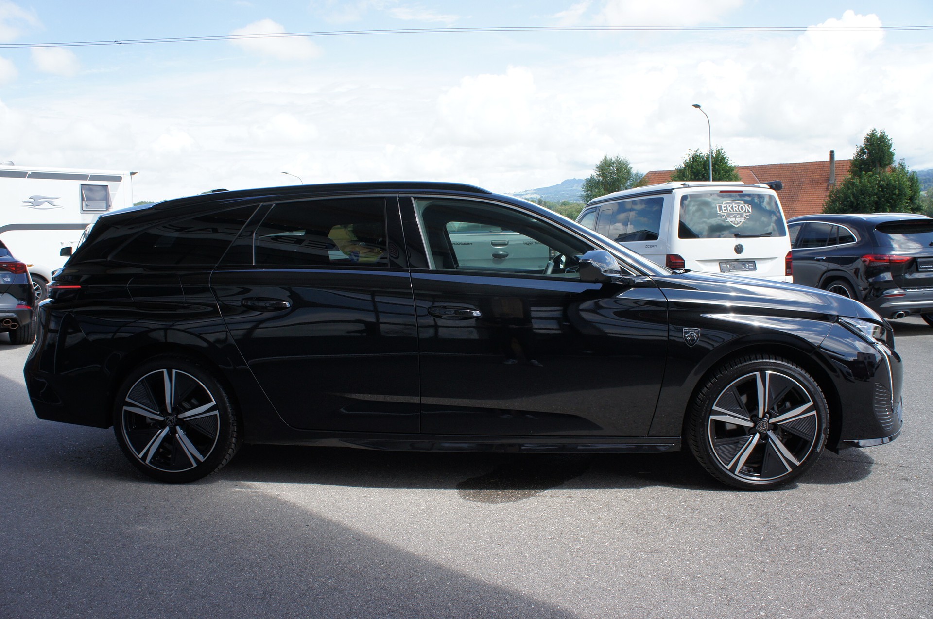 PEUGEOT 308 SW 1.2 HEV 145 GT-image-5