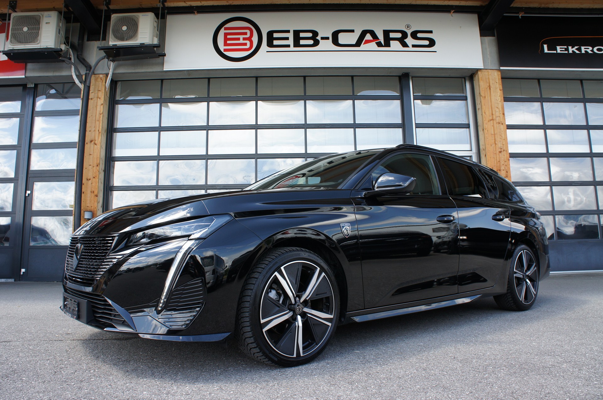PEUGEOT 308 SW 1.2 HEV 145 GT-image-0