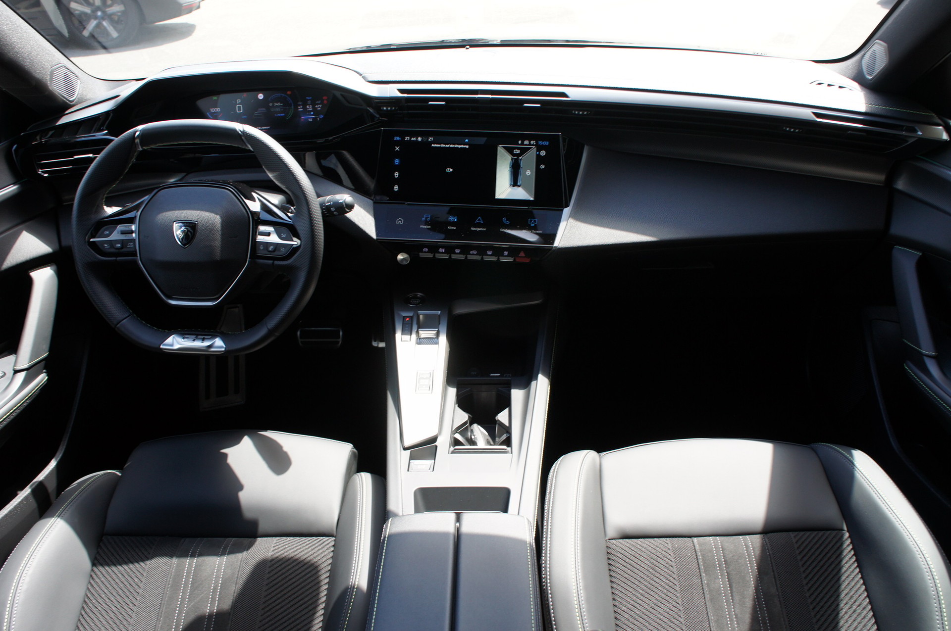 PEUGEOT 308 SW 1.2 HEV 145 GT-image-10