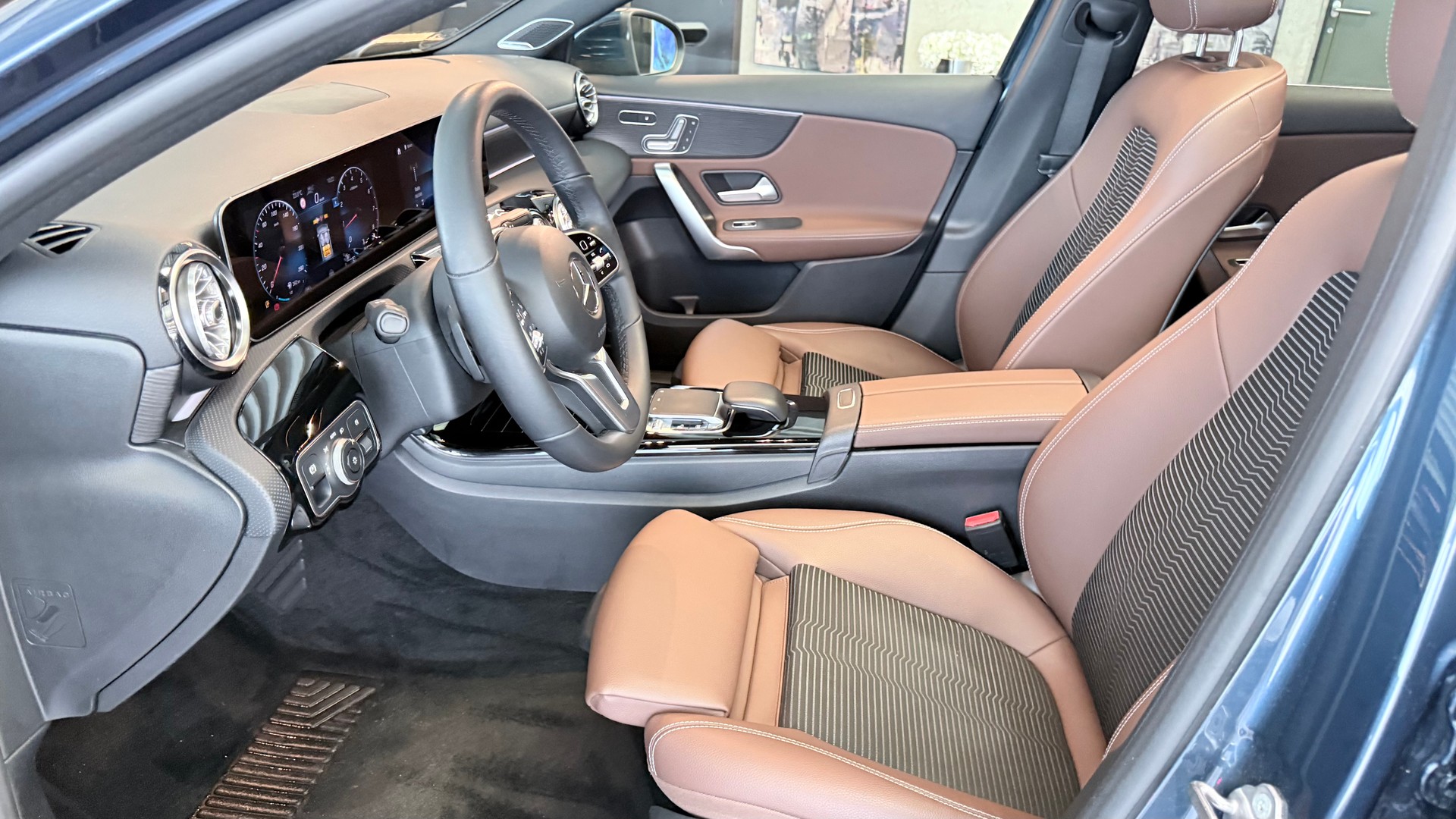 MERCEDES-BENZ A 200 Progressive-image-11