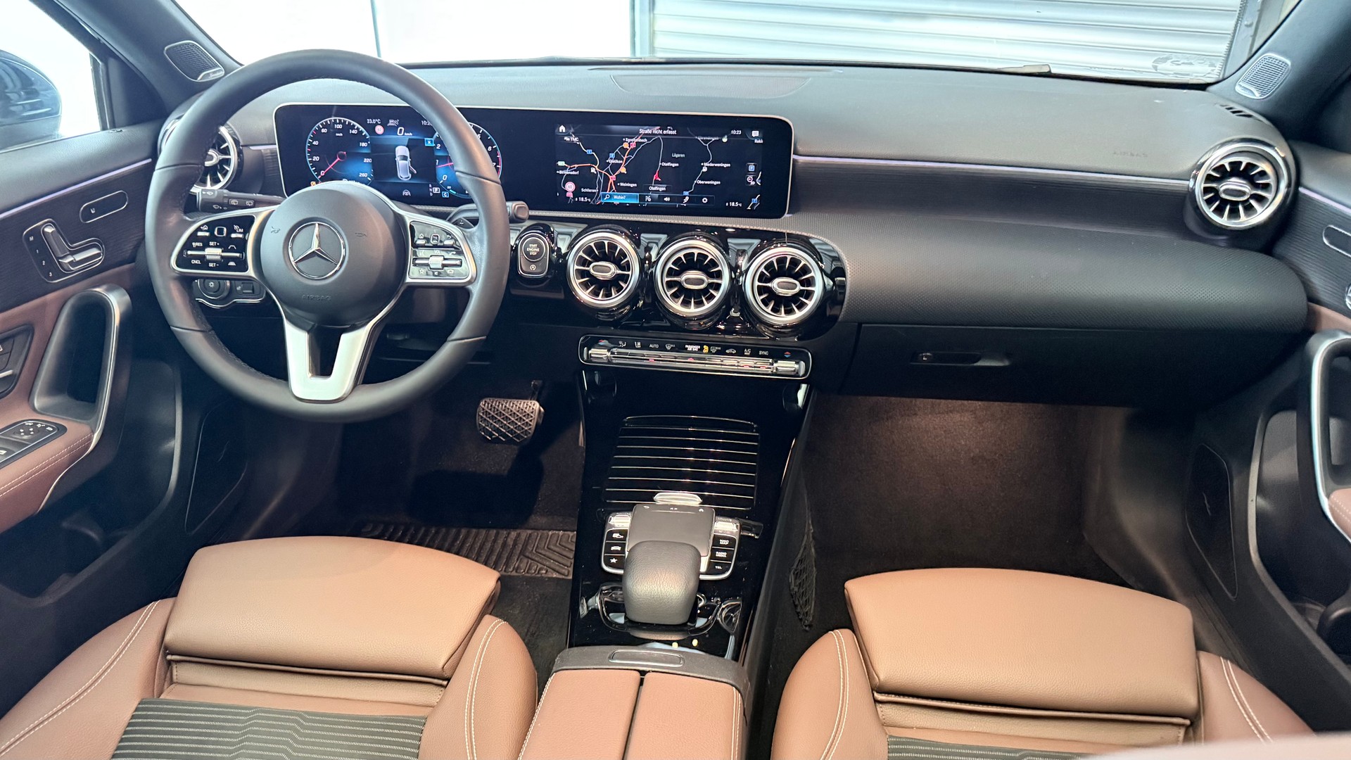 MERCEDES-BENZ A 200 Progressive-image-25