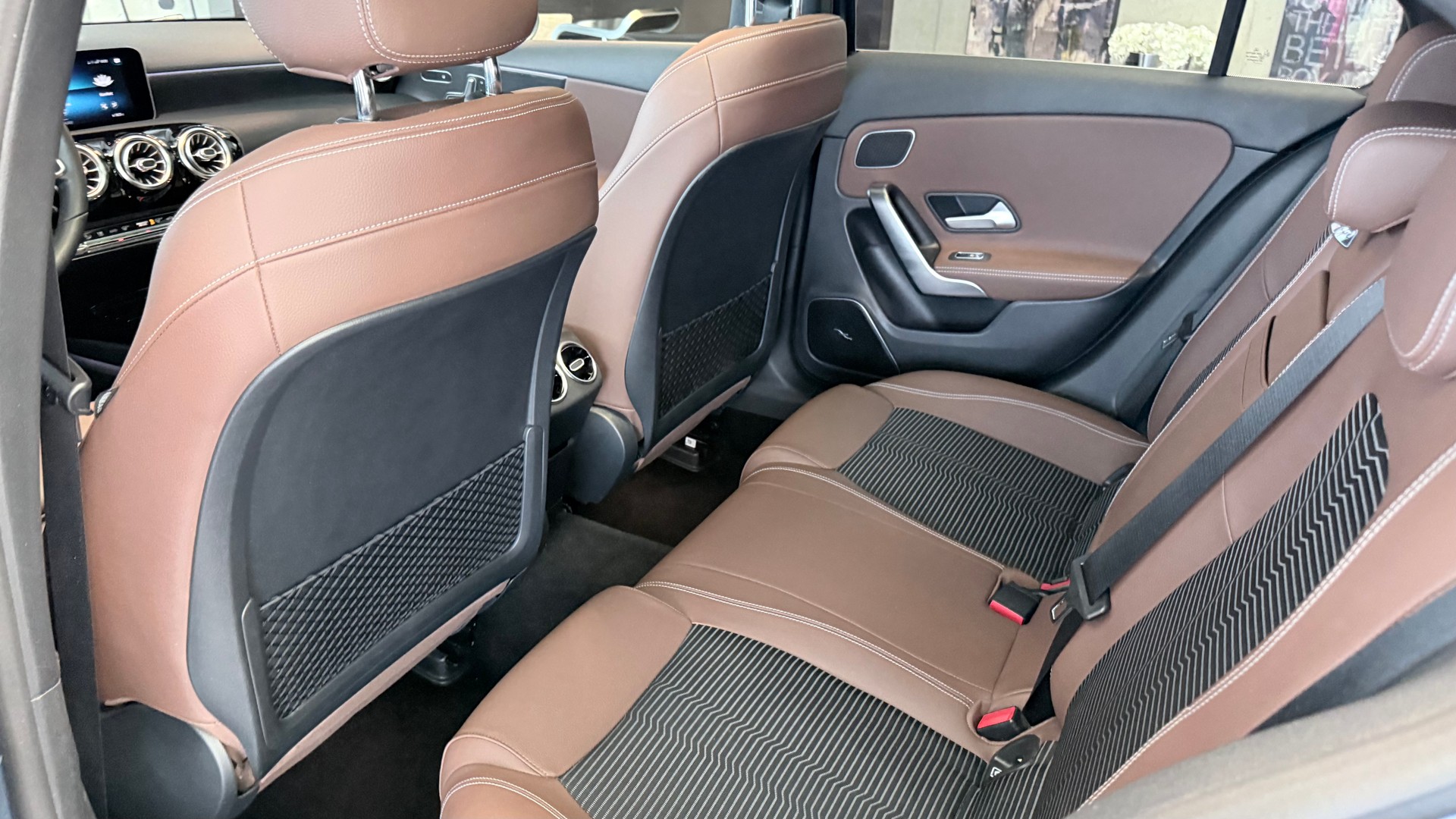 MERCEDES-BENZ A 200 Progressive-image-9