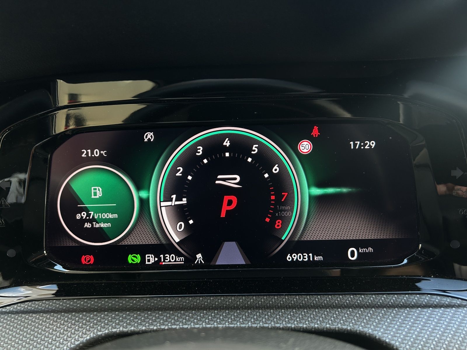 VW Golf 2.0 TSI R DSG 4Motion-image-11