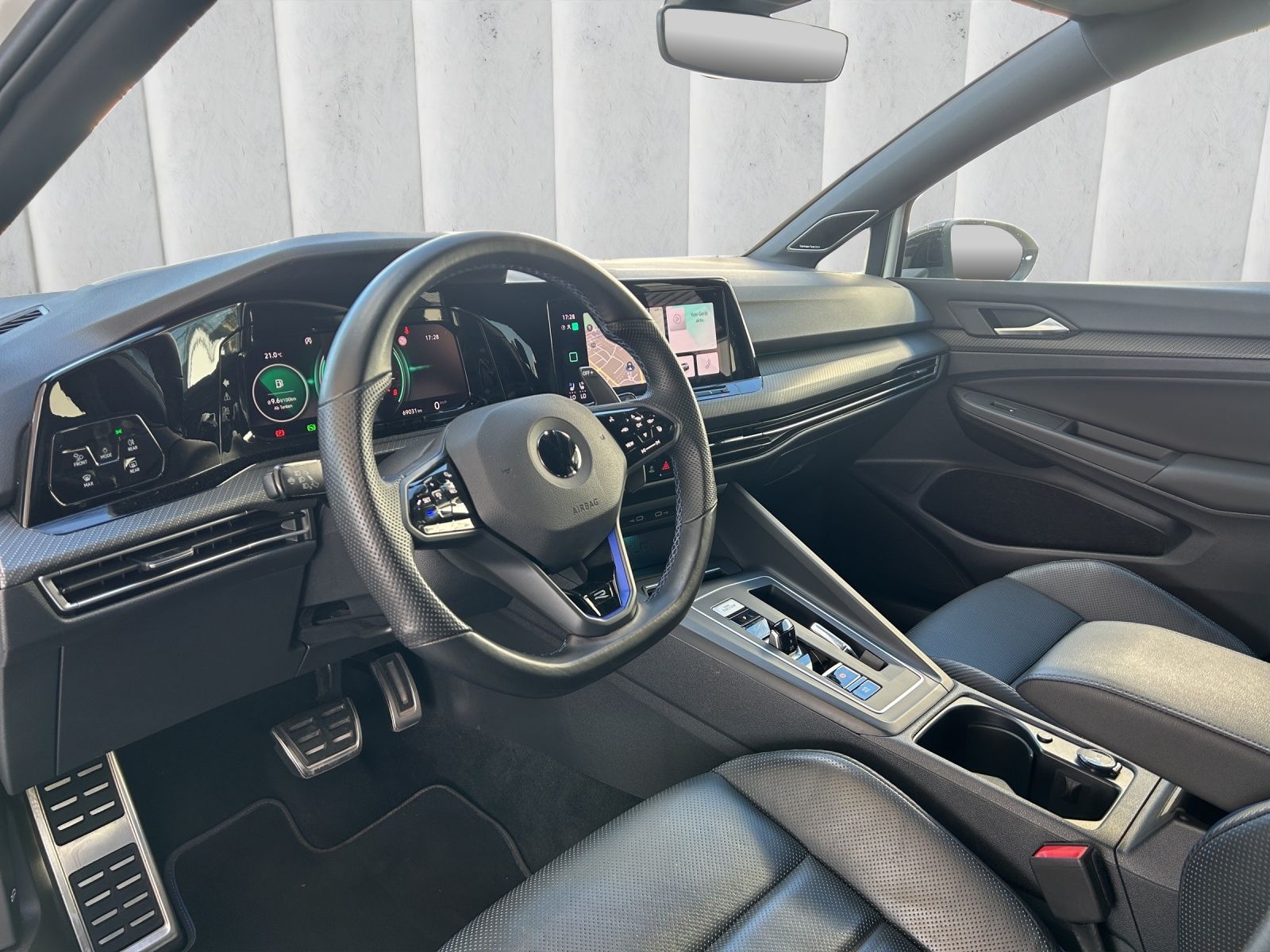 VW Golf 2.0 TSI R DSG 4Motion-image-8